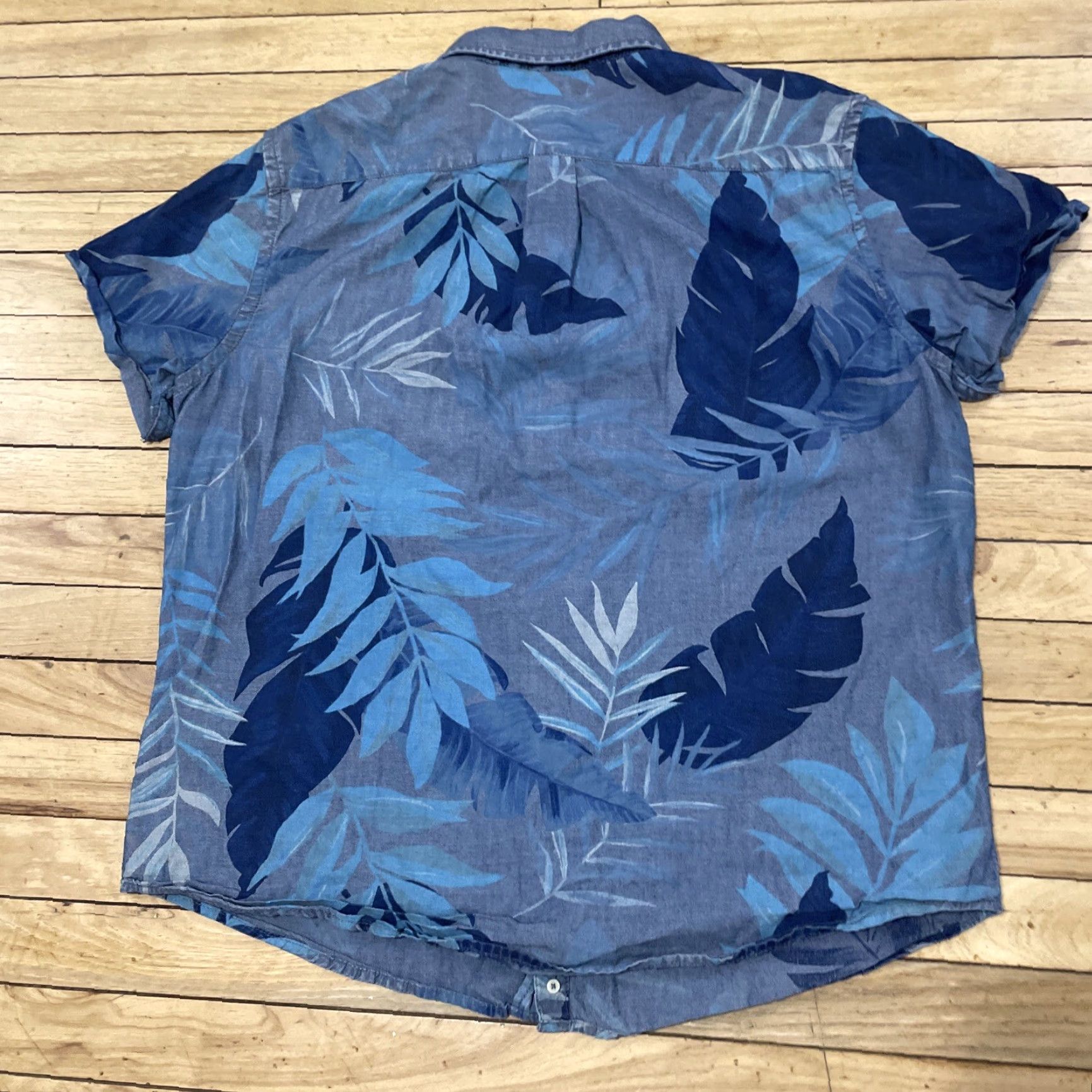 Vintage VINTAGE Arizona Jeans Mens Hawaiian Chambray Shirt XL Floral Blue Twill Oxford Casual XL Size US XL / EU 56 / 4 - 2 Thumbnail