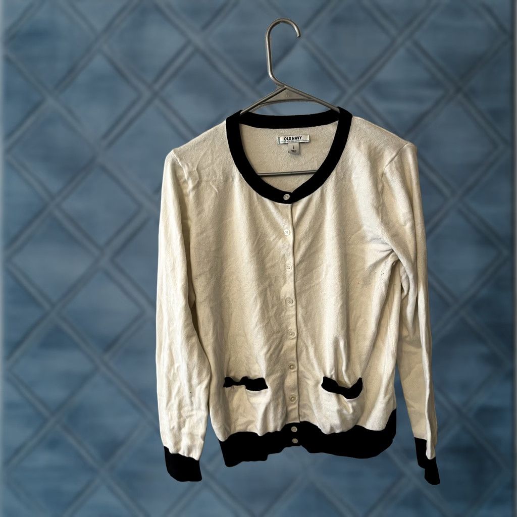 Old Navy Old Navy White Cardigan Sweater Large Pockets Women Slim Regular Cotton Crew Neck Long Sleeve L Size L / US 10 / IT 46 - 1 Thumbnail
