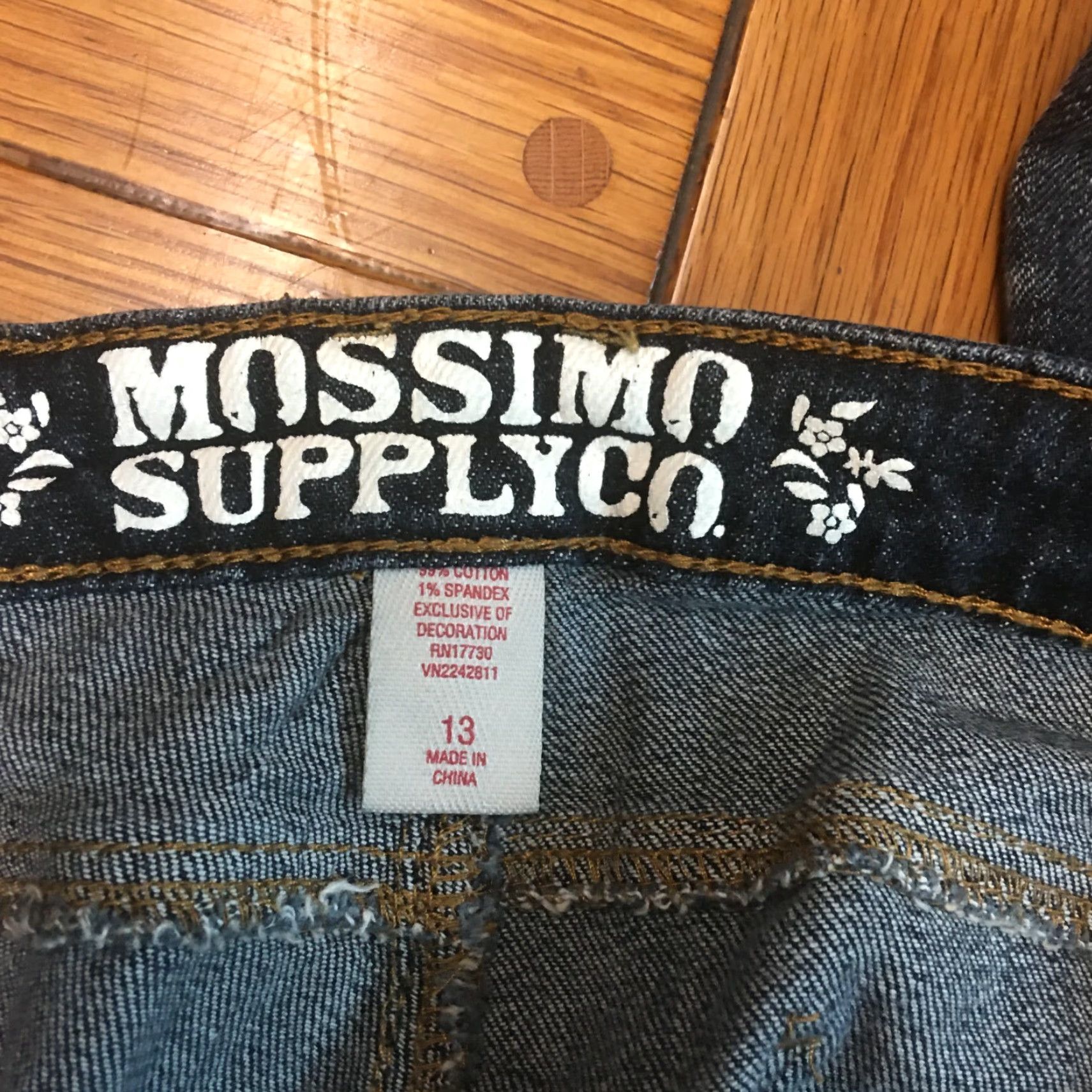 Mossimo Mossimo Supply Co Womens Jeans Straight Blue Denim Size 13 Mid Rise 28 Inseam 5-Pocket Size 34" / US 12 / IT 48 - 7 Thumbnail