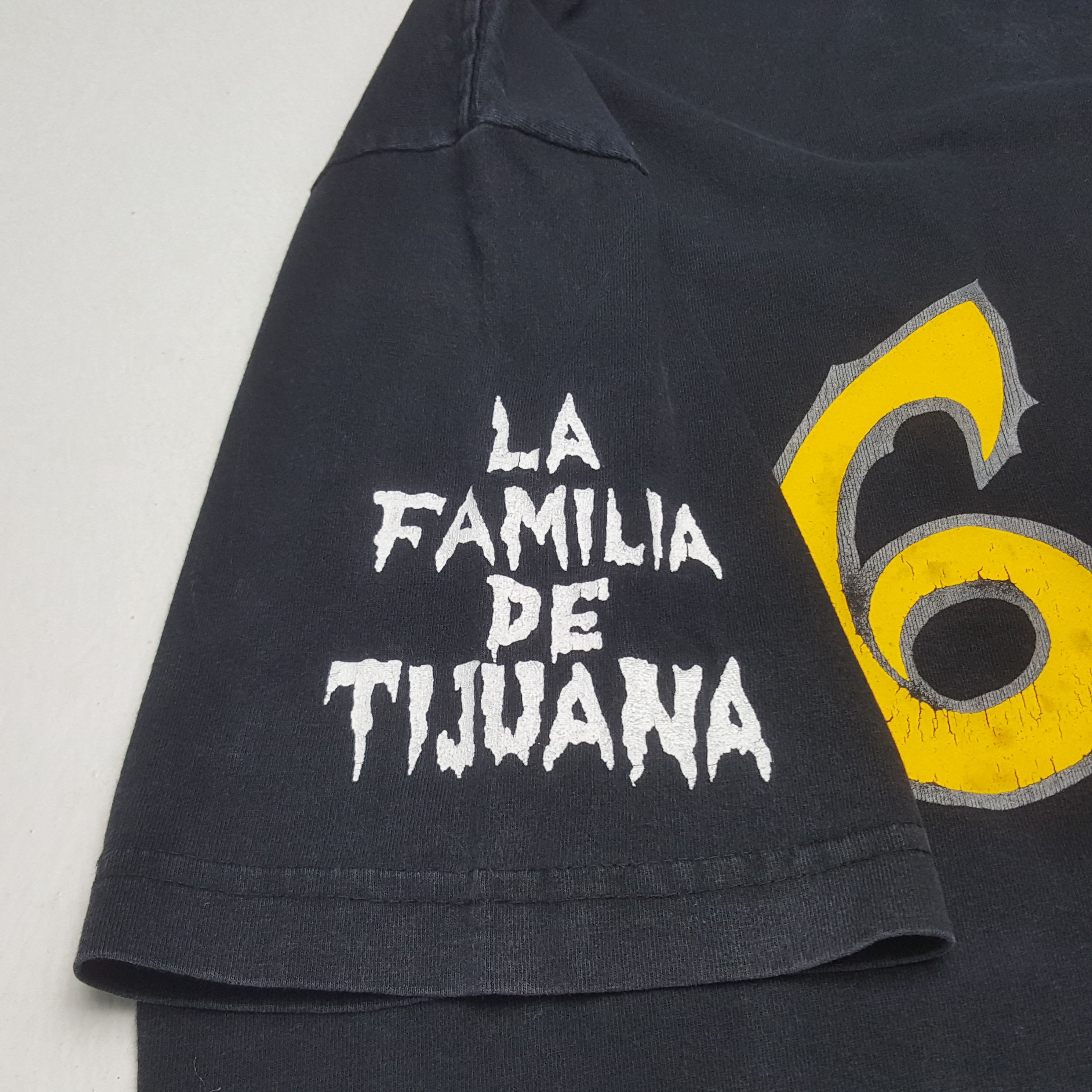 Vintage Vintage Halloween 666 Mexico Wrestling Group Tshirt RR5 Size US XL / EU 56 / 4 - 7 Thumbnail