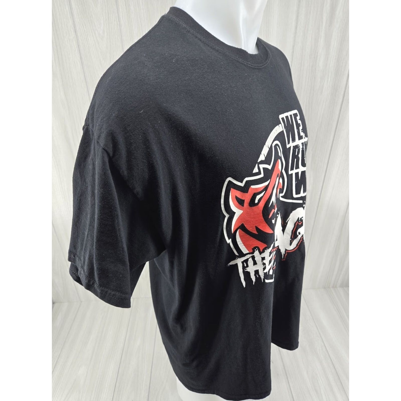 Gildan Huntsville Havoc We Run With The Pack Hockey Shirt Adult XL Black Graphic Print T-Shirt Men Shirt NHL Team Hockey Fans Mens Size US XL / EU 56 / 4 - 7 Thumbnail