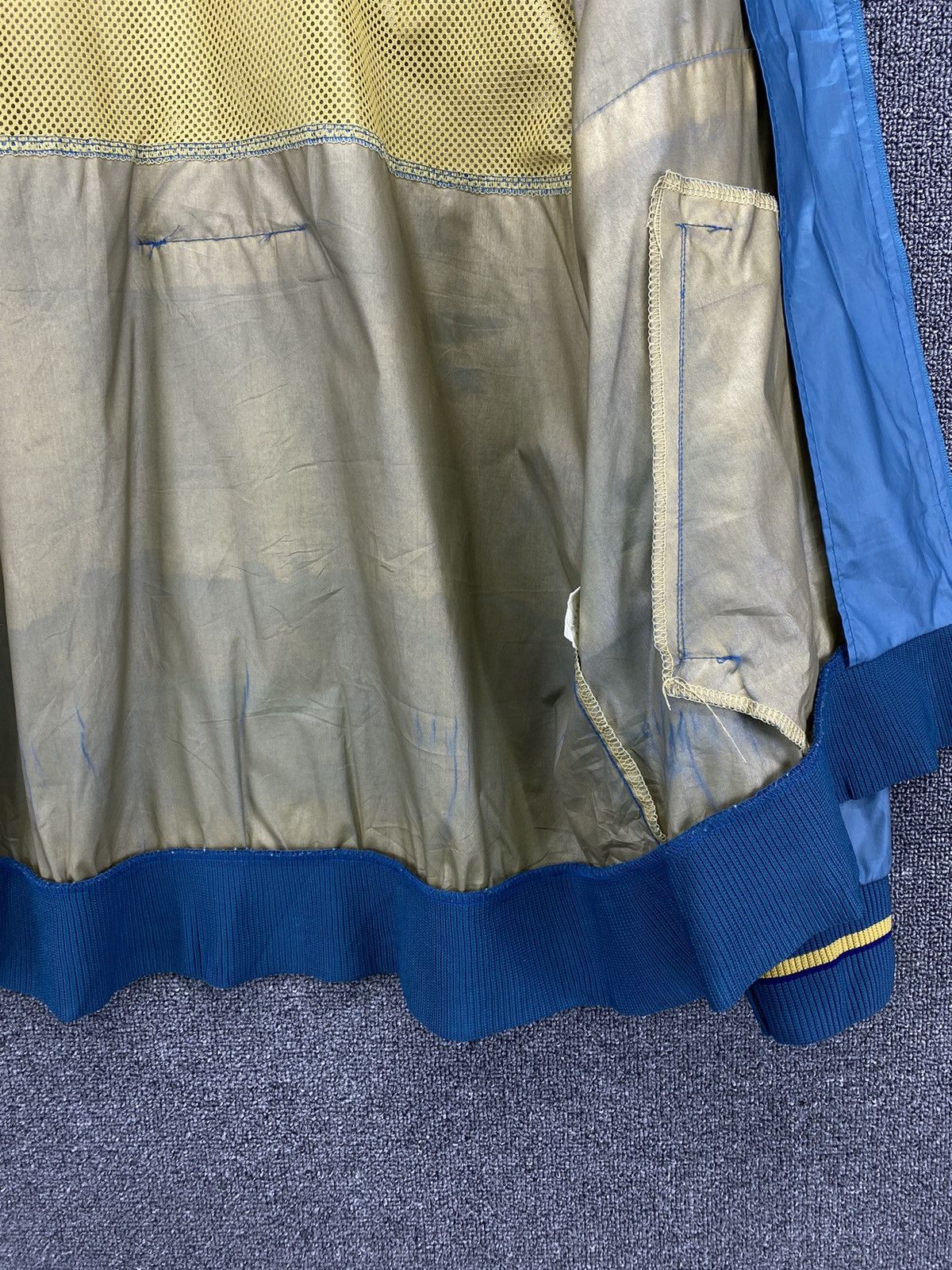 Nike Vintage 80s Nike International Light Jacket Size US M / EU 48-50 / 2 - 8 Thumbnail
