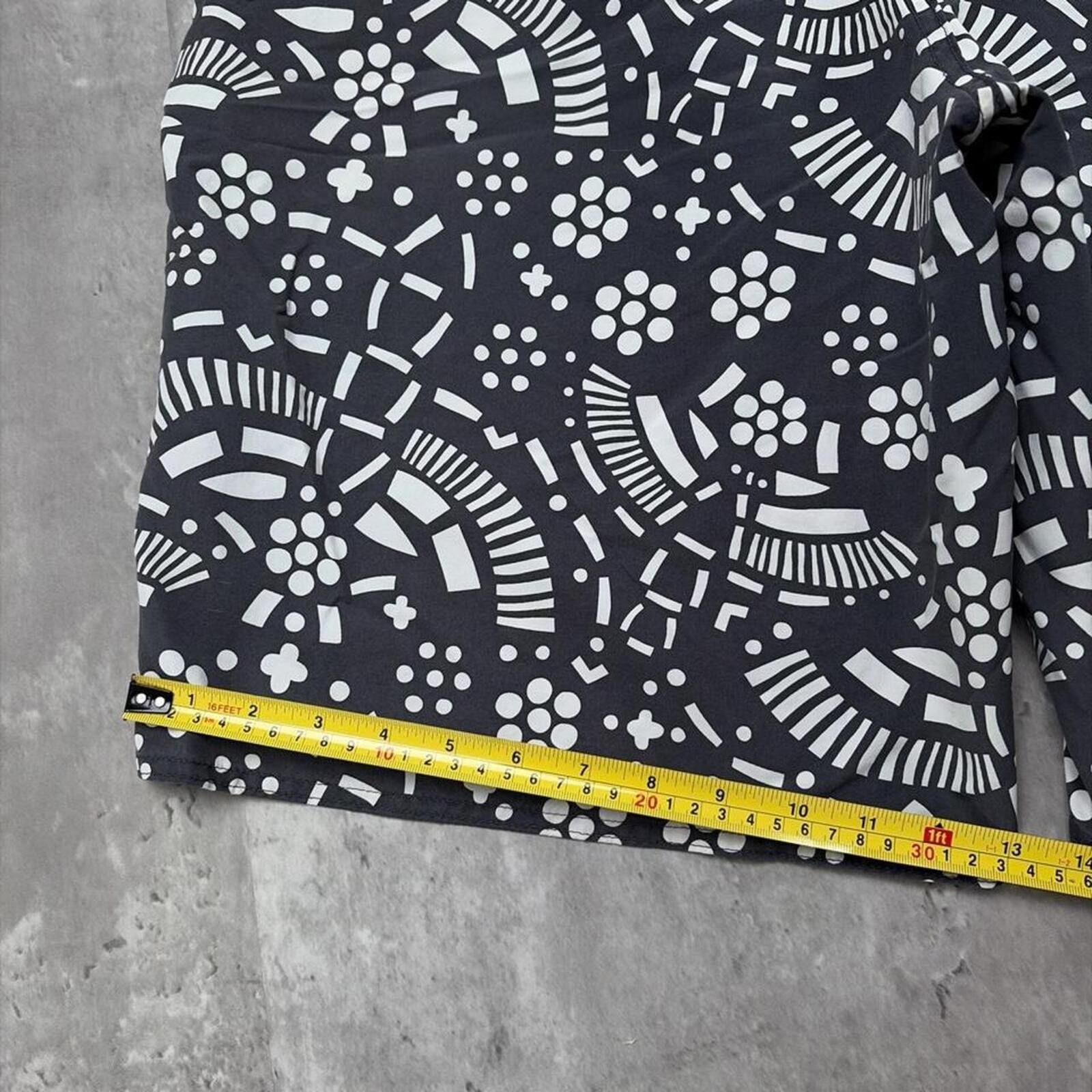 Patagonia Vintage Black Patagonia Surf Aztec Floral Baggy Board Shorts Size US 36 / EU 52 - 8 Thumbnail