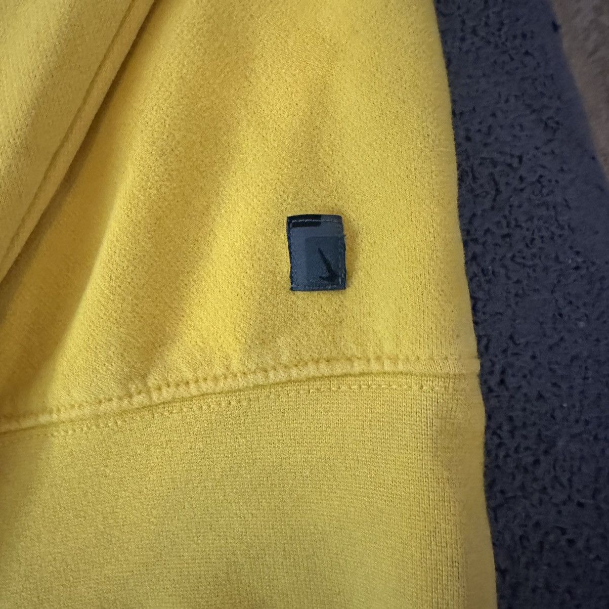 Nike × Vintage VTG Y2K Nike Crewneck Yellow Size US L / EU 52-54 / 3 - 9 Thumbnail