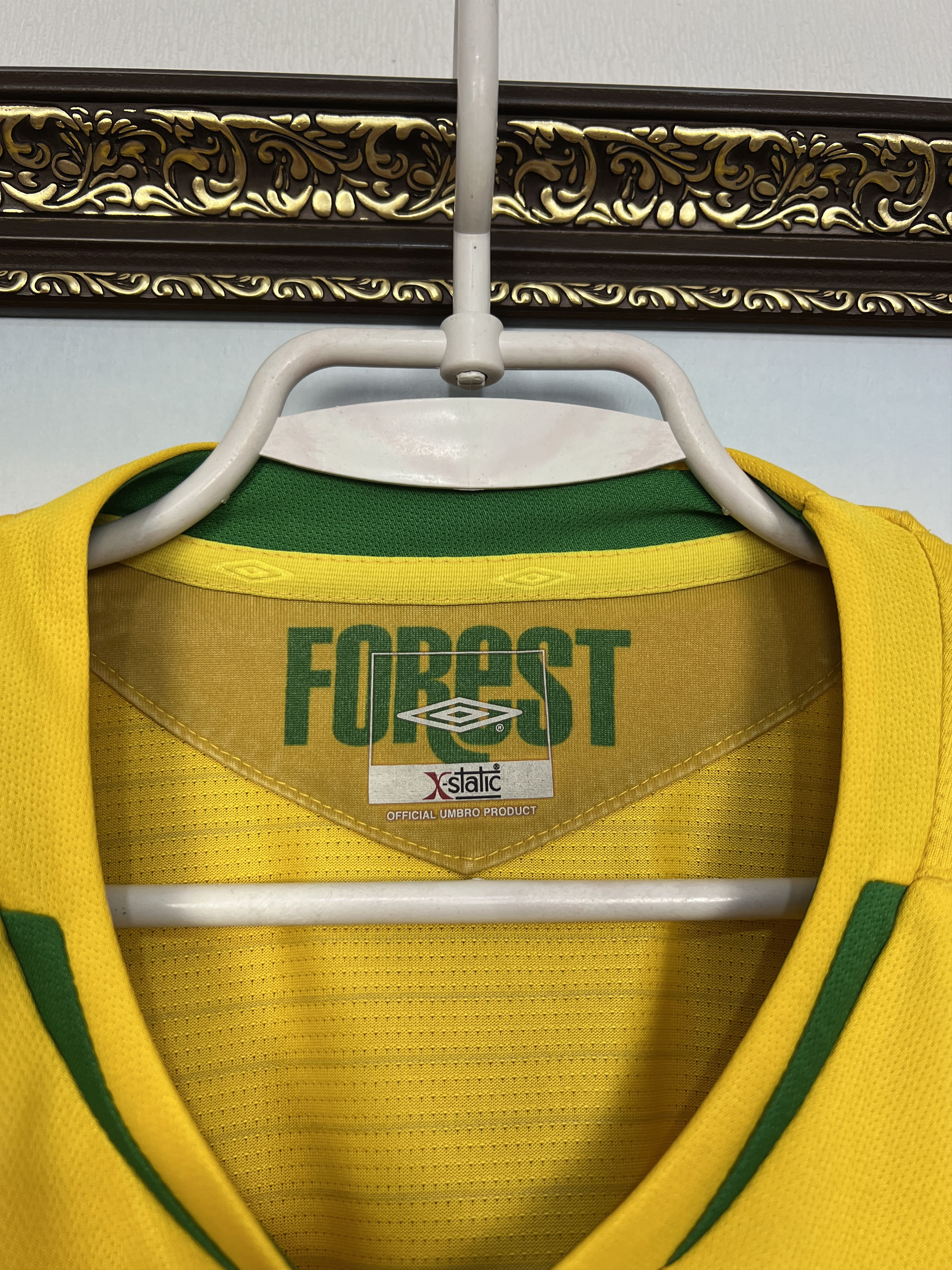 Umbro Nottingham Forest football shirt Soccer Long Sleeve Jersey Size US L / EU 52-54 / 3 - 8 Thumbnail