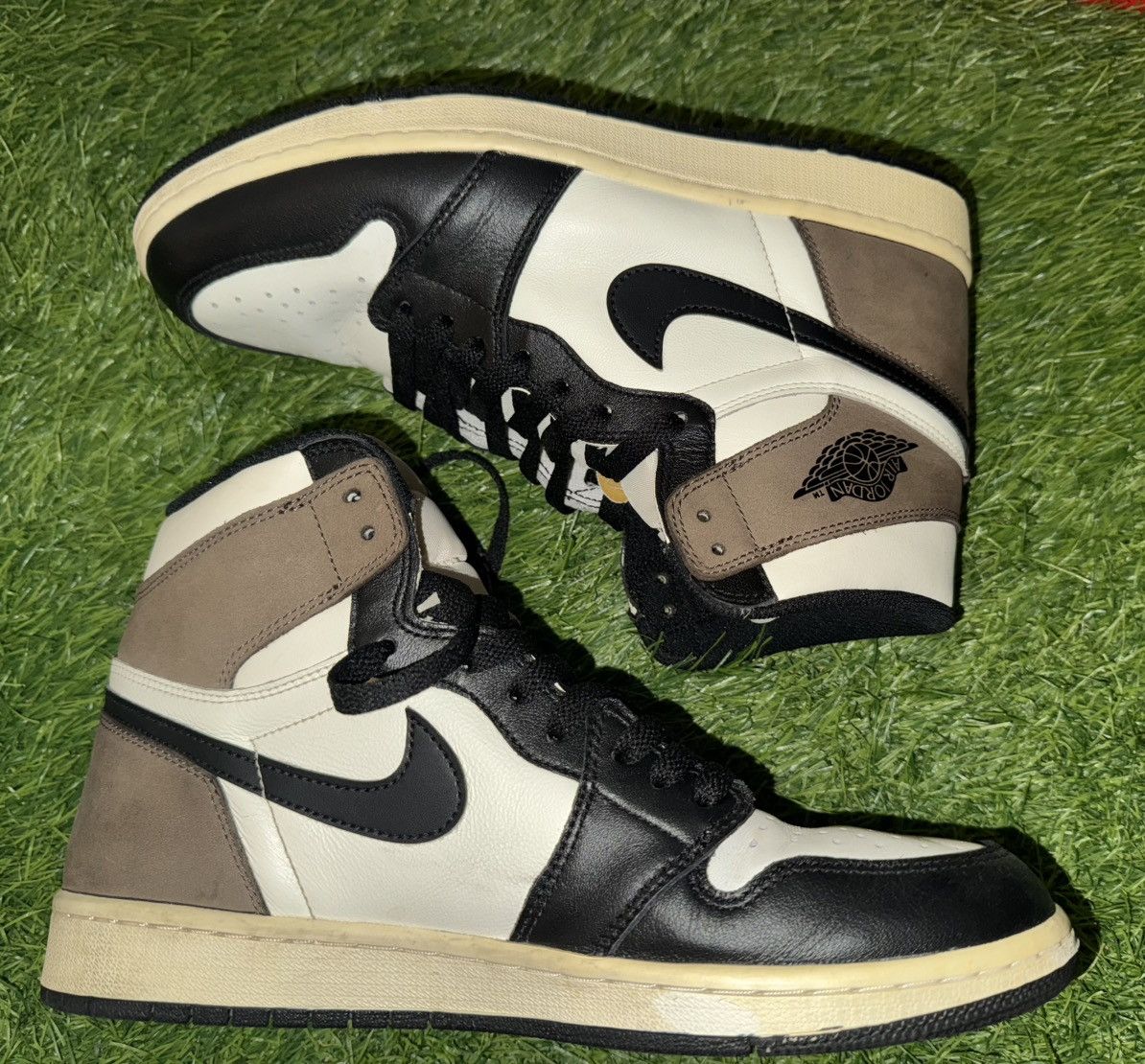 Nike Jordan 1 Retro High Dark Mocha Sneakers Size US 9 / EU 42 - 5 Thumbnail