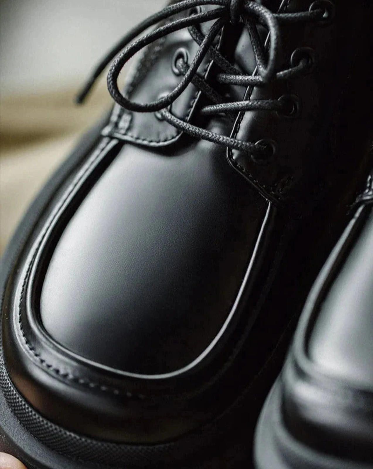 Black Apron Toe Lace Up Shoes