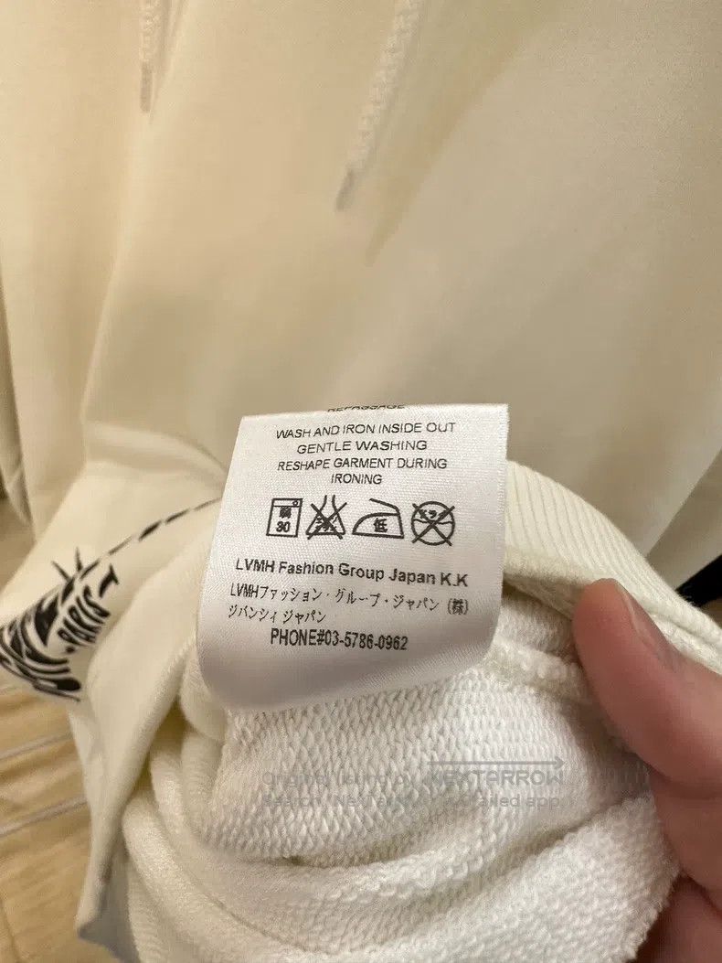 Givenchy Givenchy Sweatshirt with Label Wash Label - Size L, Slight Size US XS / EU 42 / 0 - 8 Thumbnail