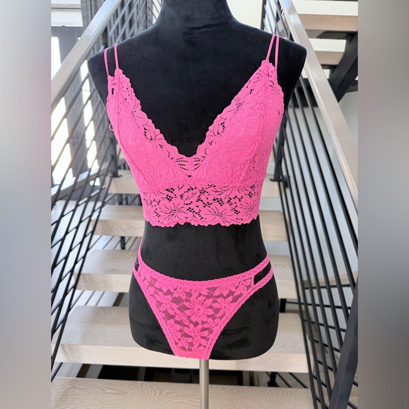 Victoria's Secret Victoria Secret Pink Lace Bralette & Panties Matching Set S Size ONE SIZE - 1 Thumbnail