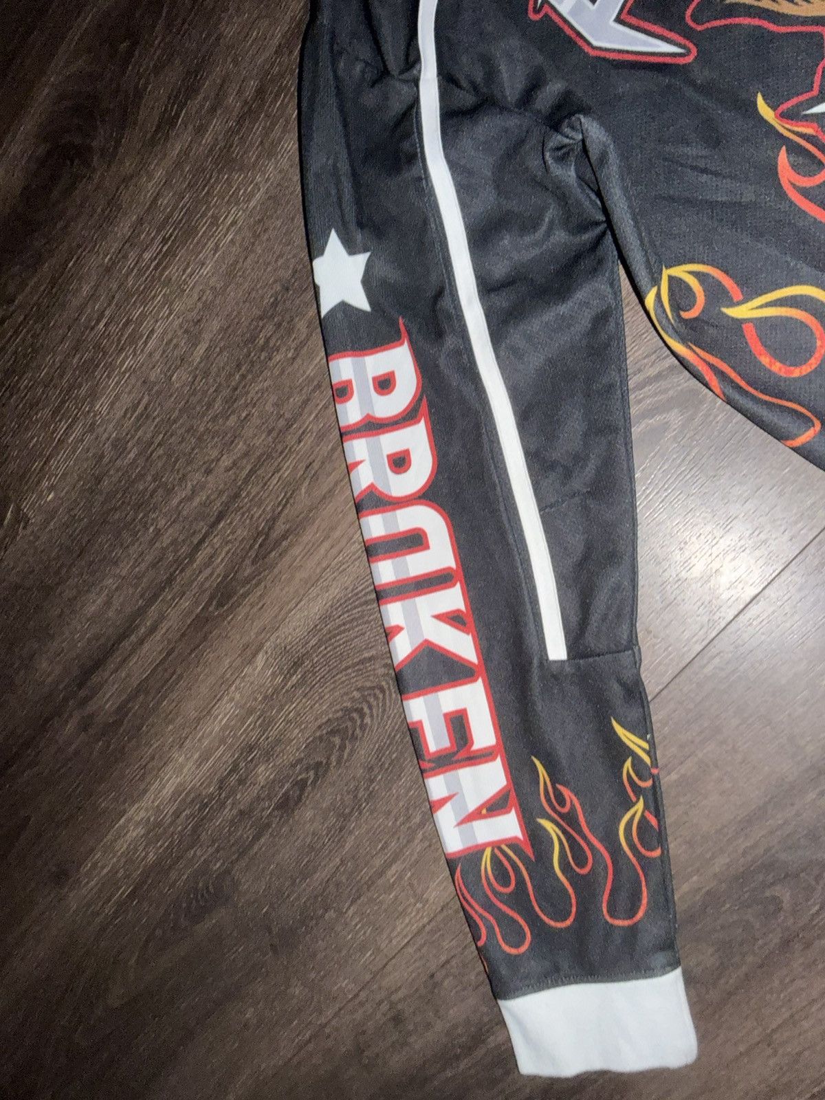 Broken Threads Broken promises t shirt Size US M / EU 48-50 / 2 - 6 Thumbnail