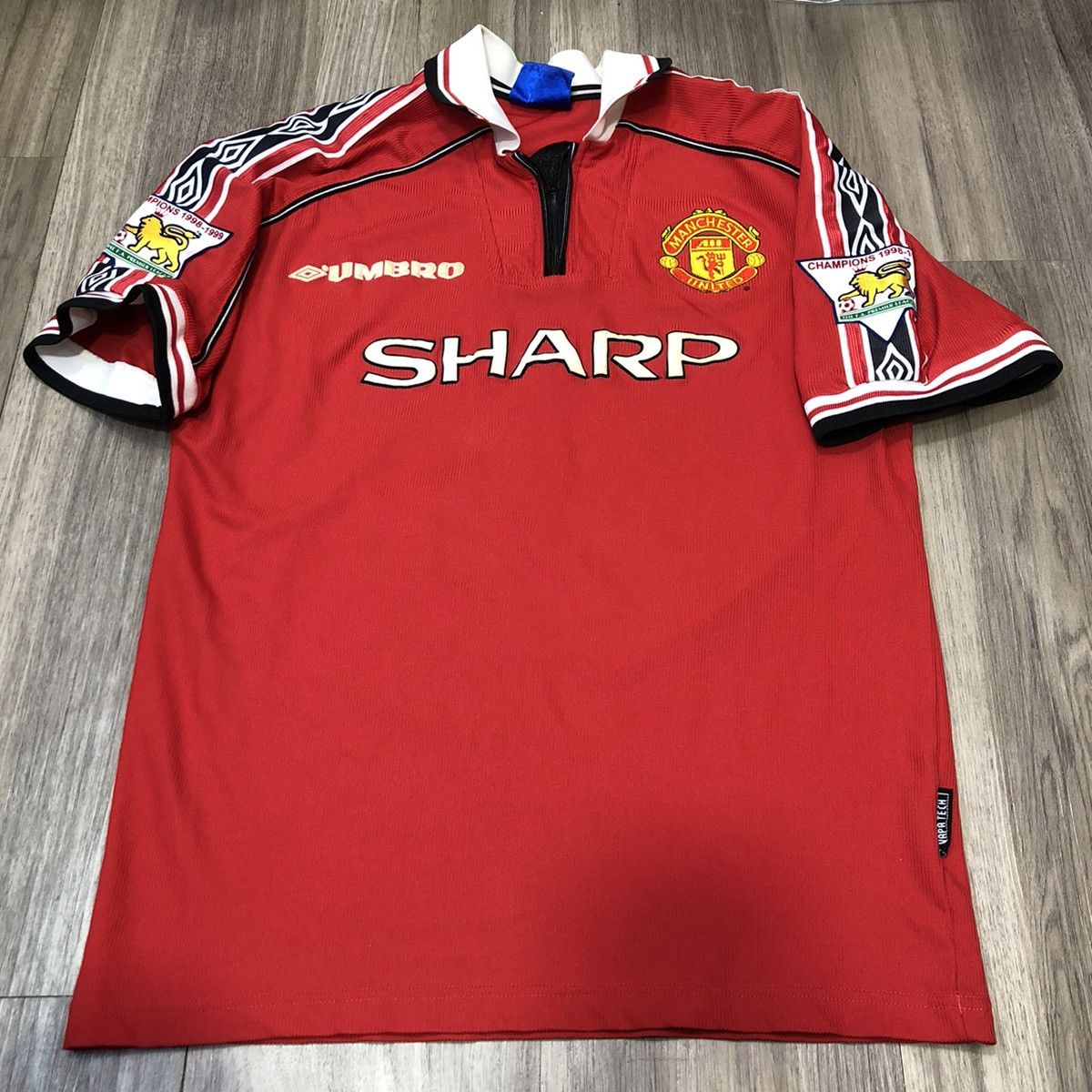 Umbro Manchester United 99/00 home shirt #7 Beckham | Grailed