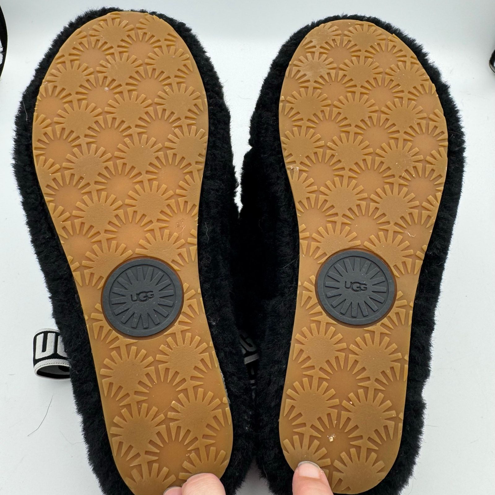 Ugg UGG Fluff Yeah Sheepskin Slippers 9 Fuzzy Platform Sandals Size US 9 / IT 39 - 10 Thumbnail