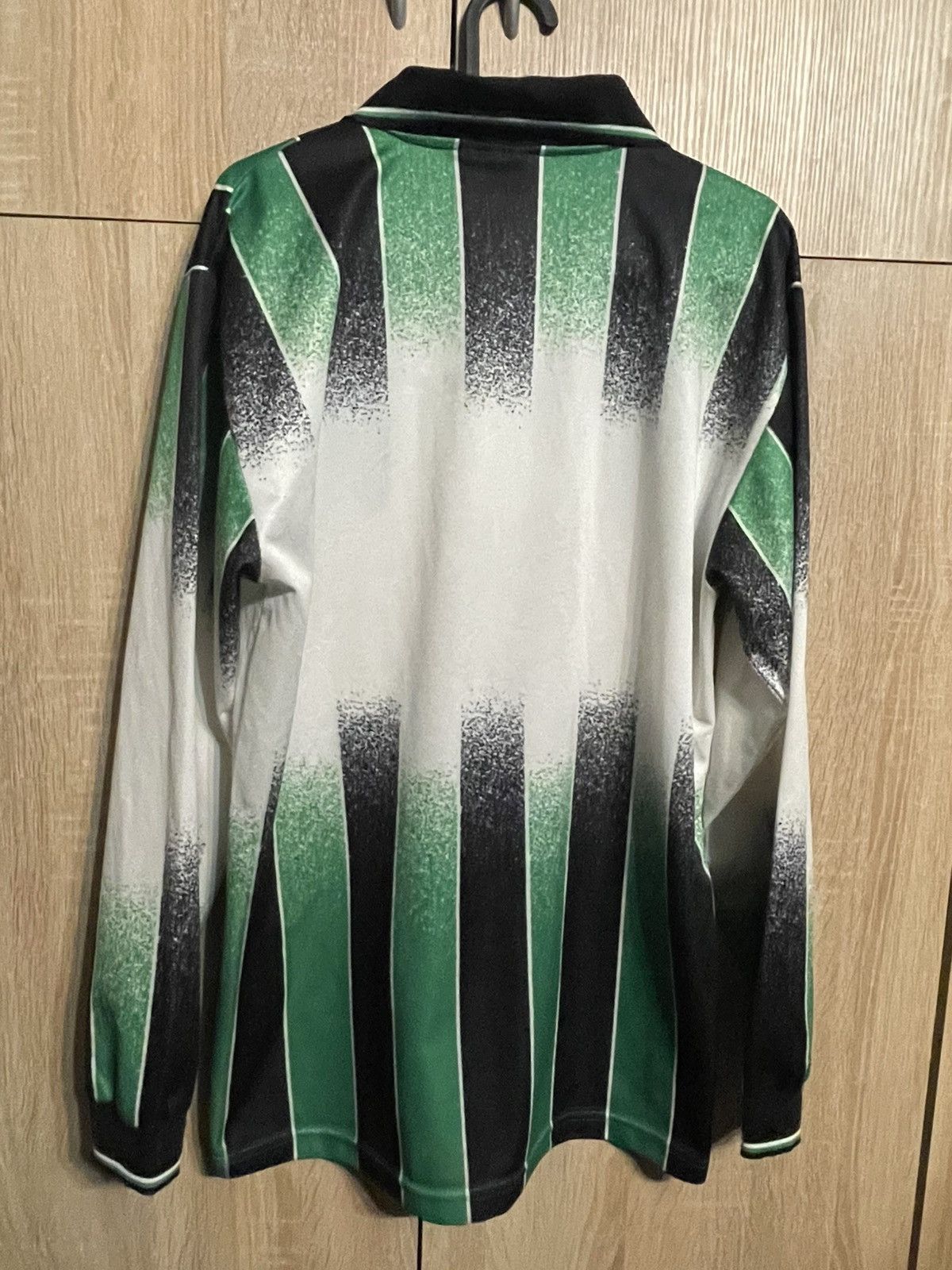 Diadora Diadora vintage 80s football archive design fashion rare Size US L / EU 52-54 / 3 - 2 Thumbnail