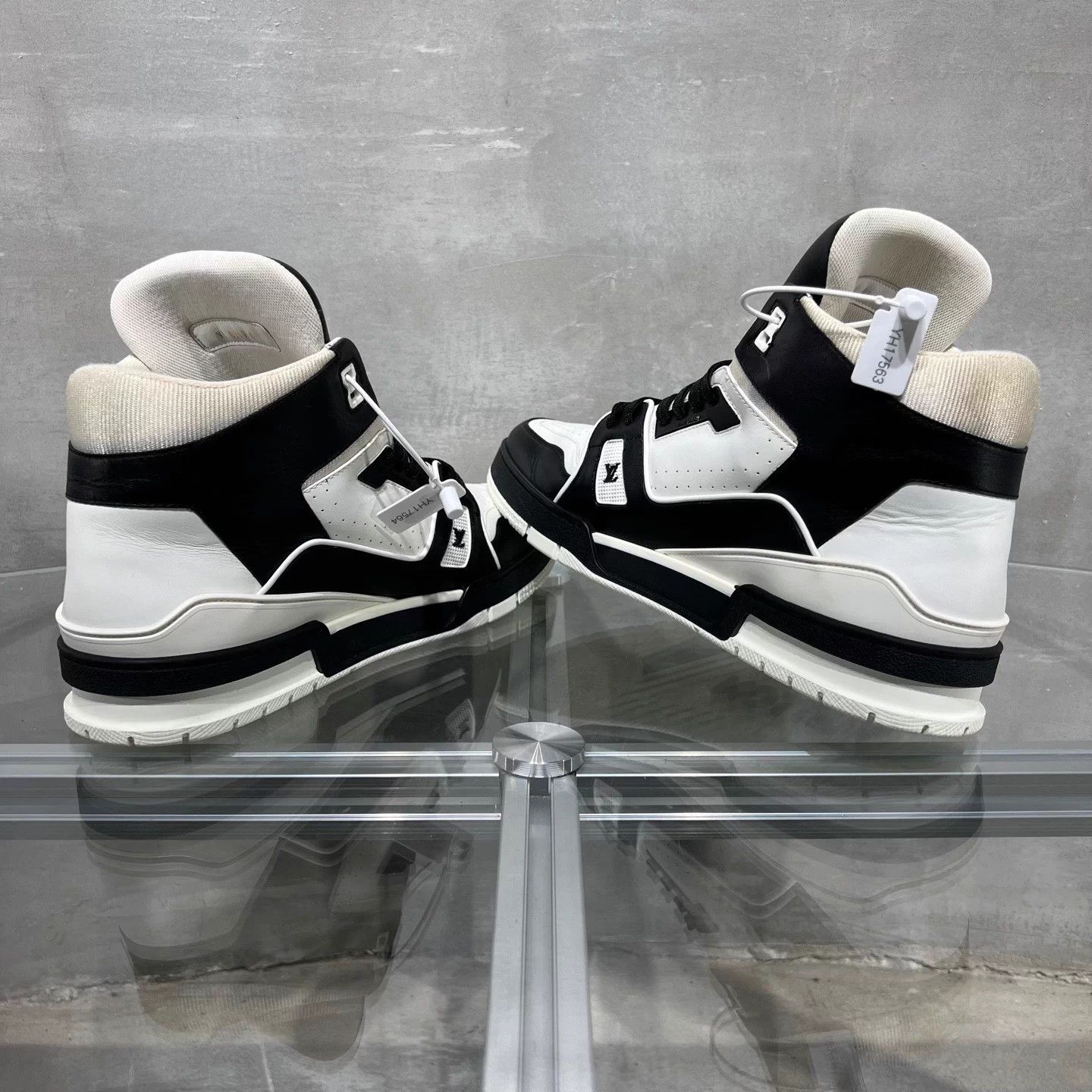 Louis Vuitton LV Trainer High Top Black/White UK9 43 Size US 10 / EU 43 - 5 Thumbnail
