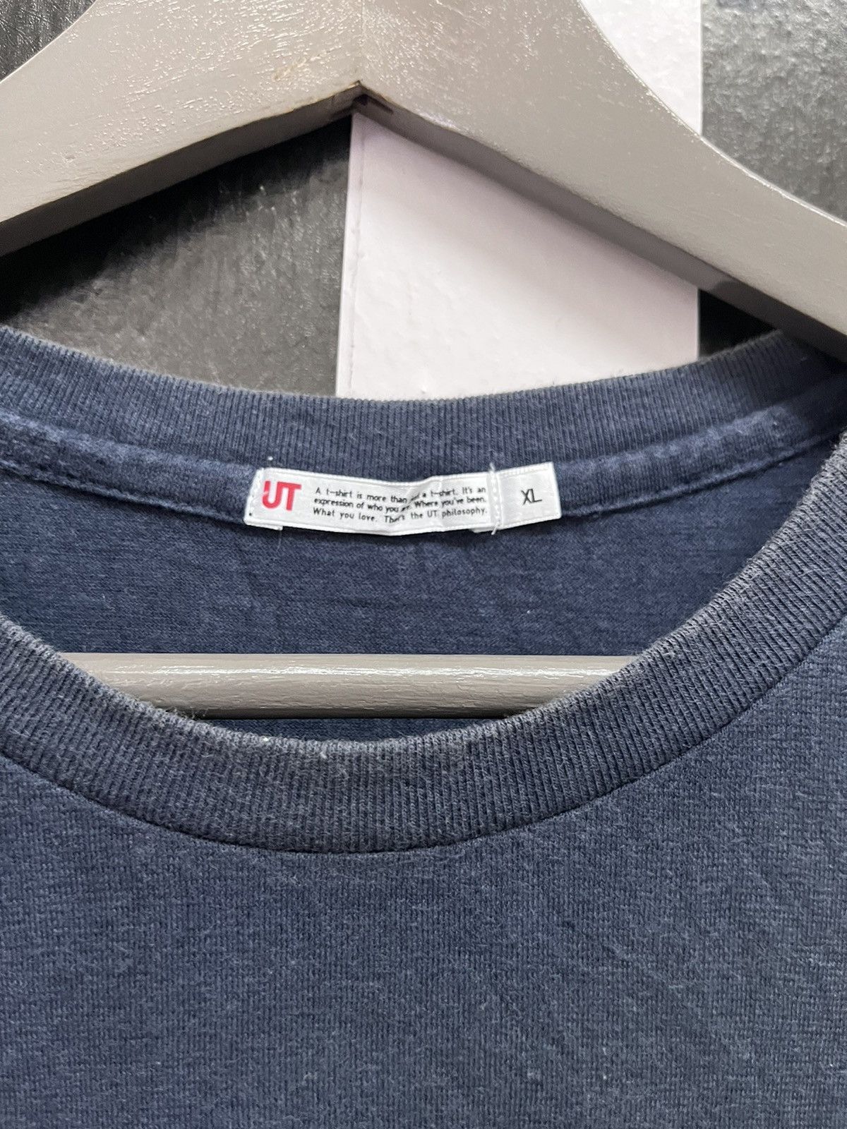 Uniqlo UT fish logo tee Size US XL / EU 56 / 4 - 2 Thumbnail