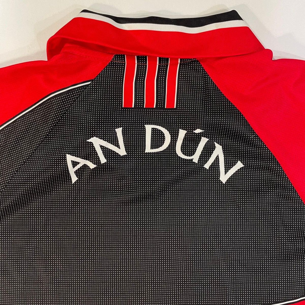 O'Neills Cork GAA An Dún jersey shirt tee red black o’neills vintage Size US S / EU 44-46 / 1 - 3 Thumbnail
