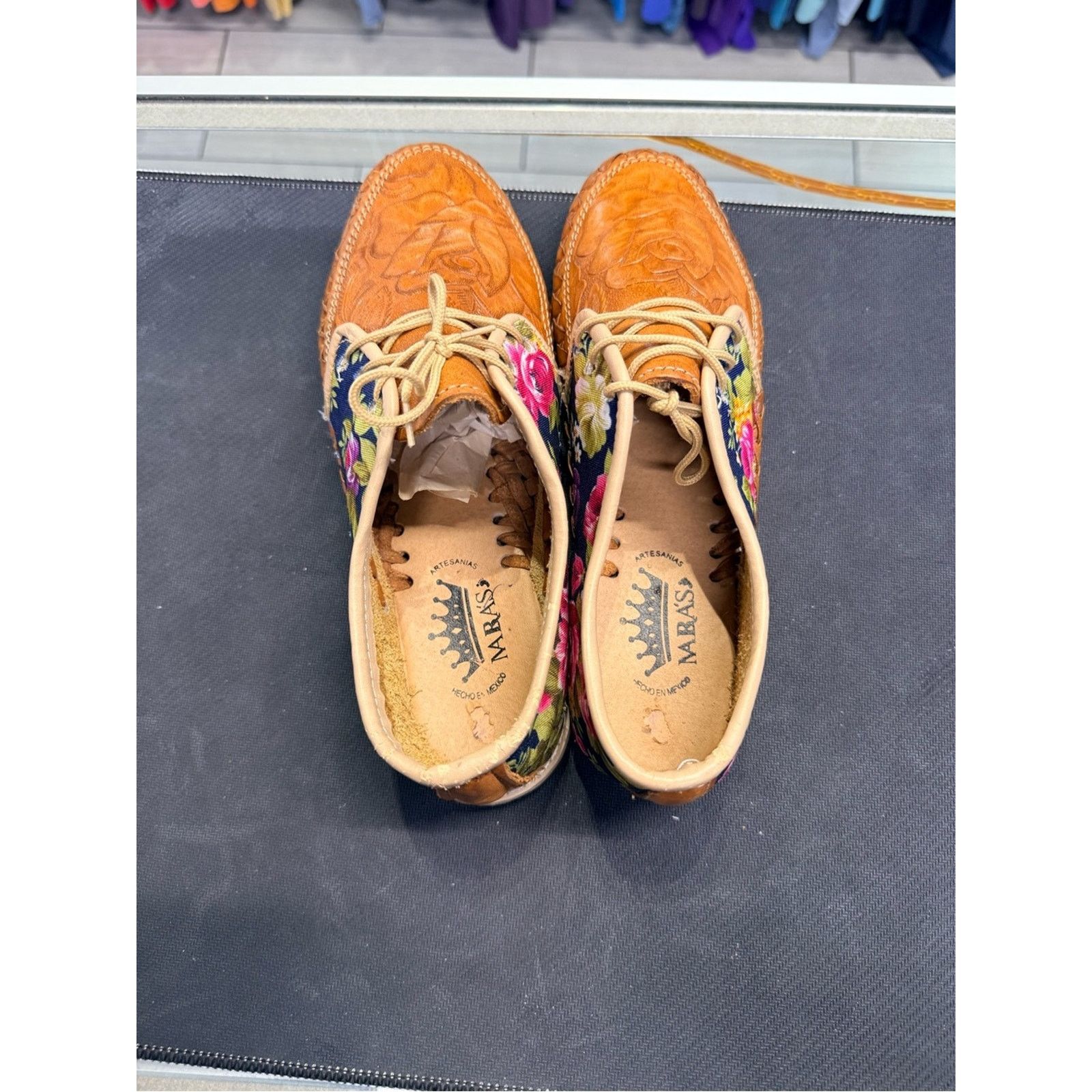 Vintage Handcrafted Floral Tooled Leather Oxford Shoes Size US 8 / IT 38 - 2 Thumbnail