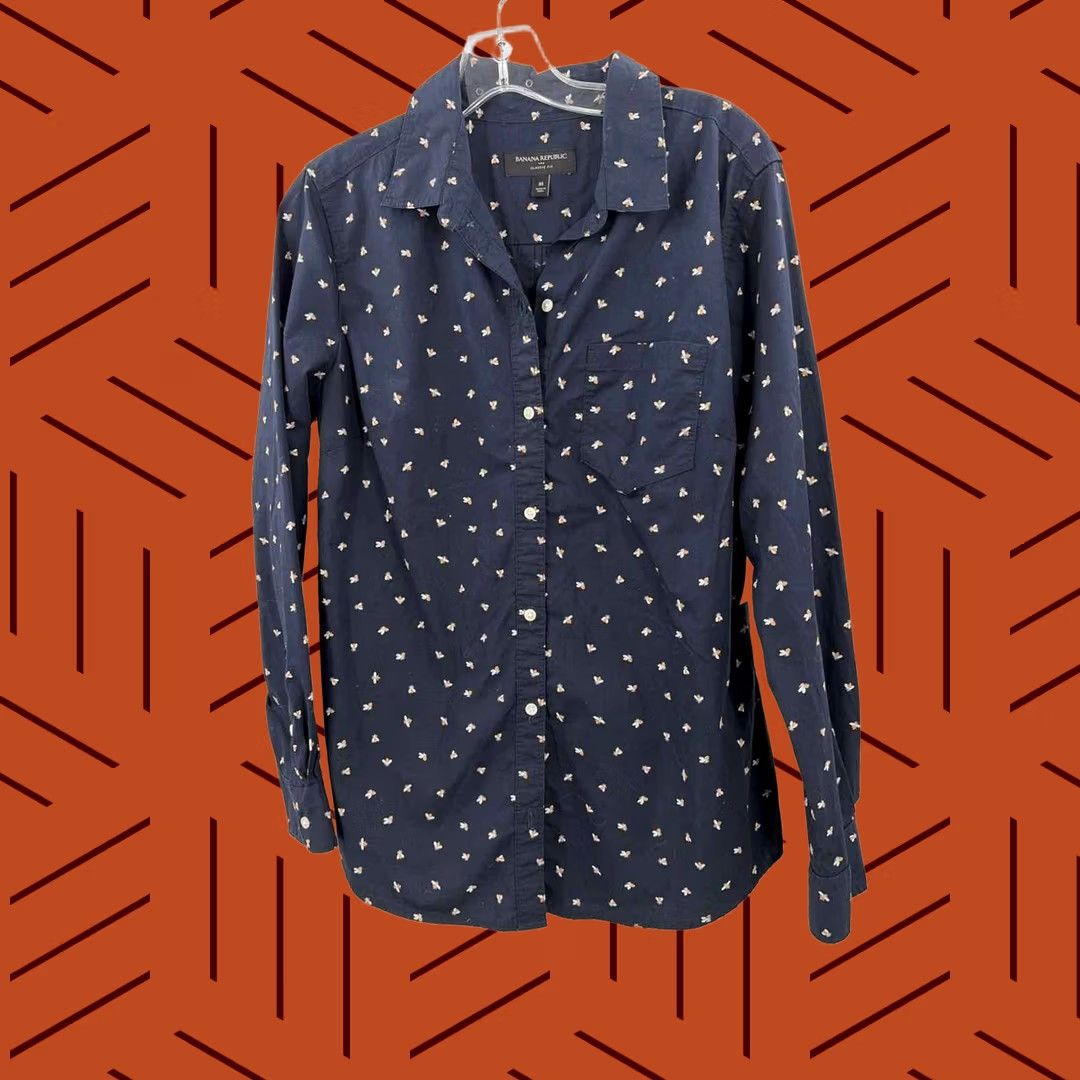 Banana Republic Banana Republic Button Down Navy Medium Shirt Men or Womens? Size M / US 6-8 / IT 42-44 - 1 Thumbnail