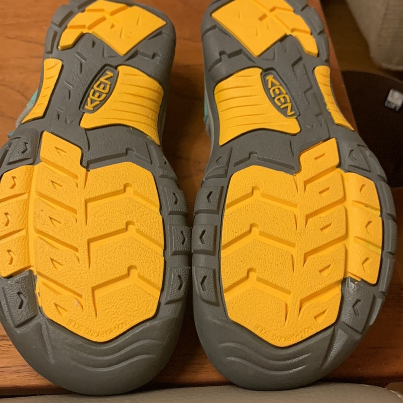 KEEN Keen NWOT sport sandals turquoise watershoes watersandals Size US 5 / IT 35 - 11 Thumbnail