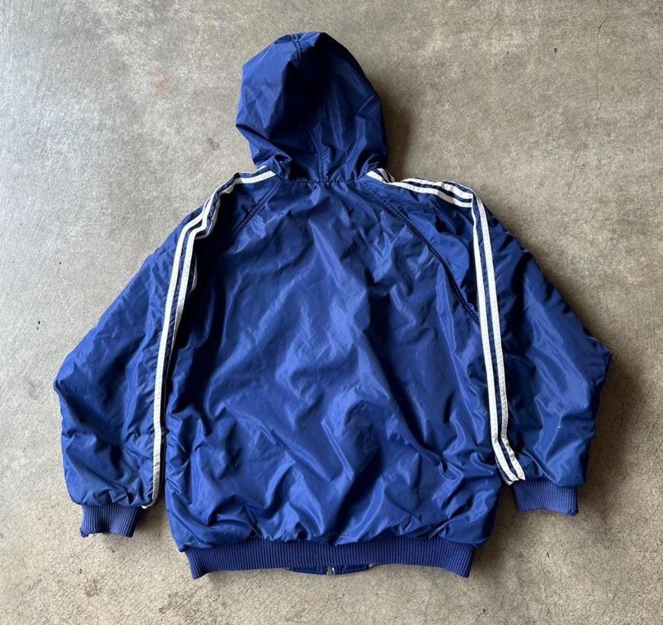 Adidas Vintage adidas windbreaker 2 in 1 can be turned inside out Size US L / EU 52-54 / 3 - 2 Thumbnail