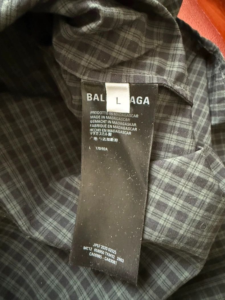 Balenciaga Balenciaga Irregular shirt embroidered logo on chest Size US L / EU 52-54 / 3 - 6 Thumbnail