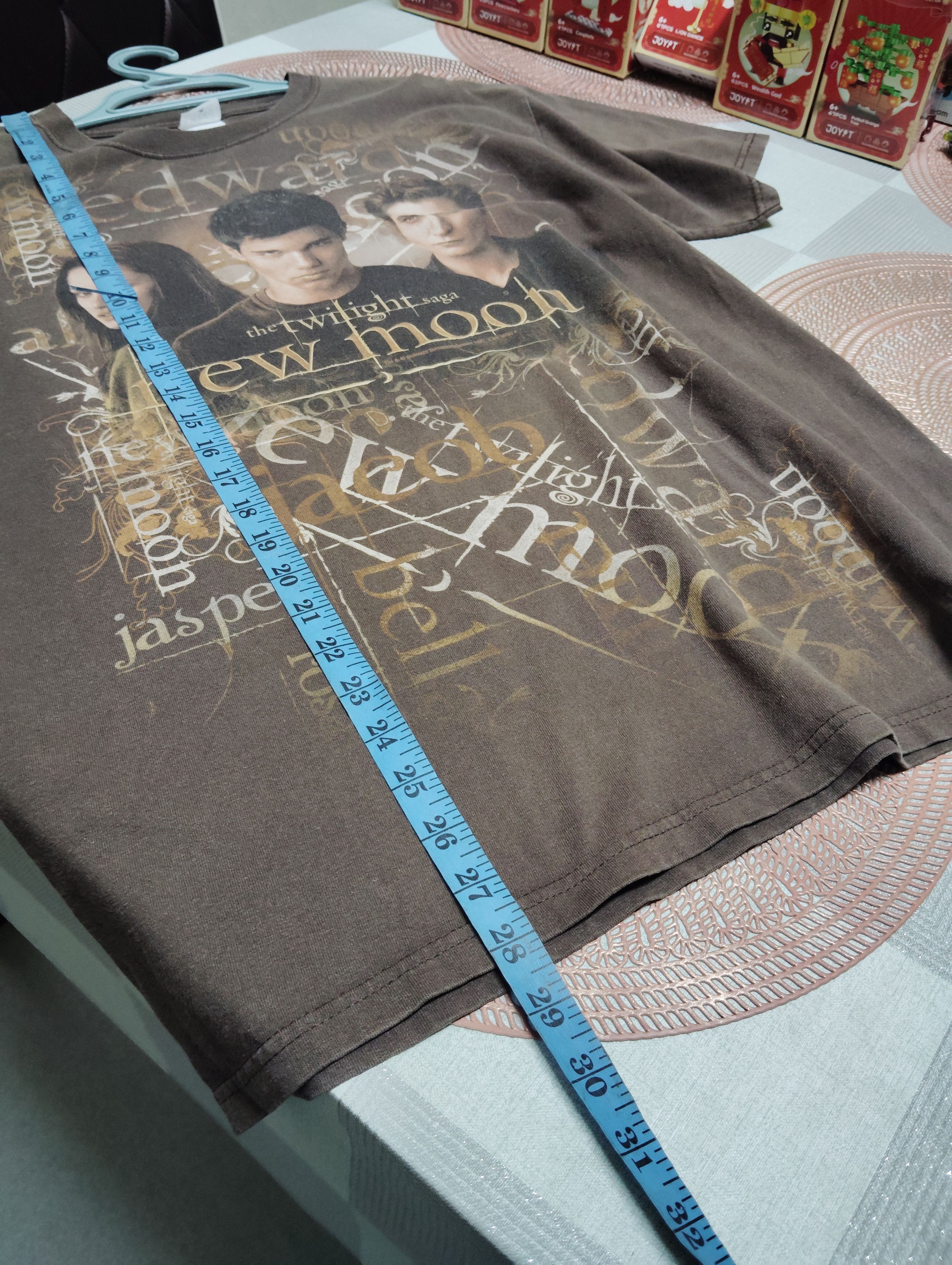 Other THE TWILIGHT SAGA NEW MOON MOVIE TEE Size US L / EU 52-54 / 3 - 9 Thumbnail