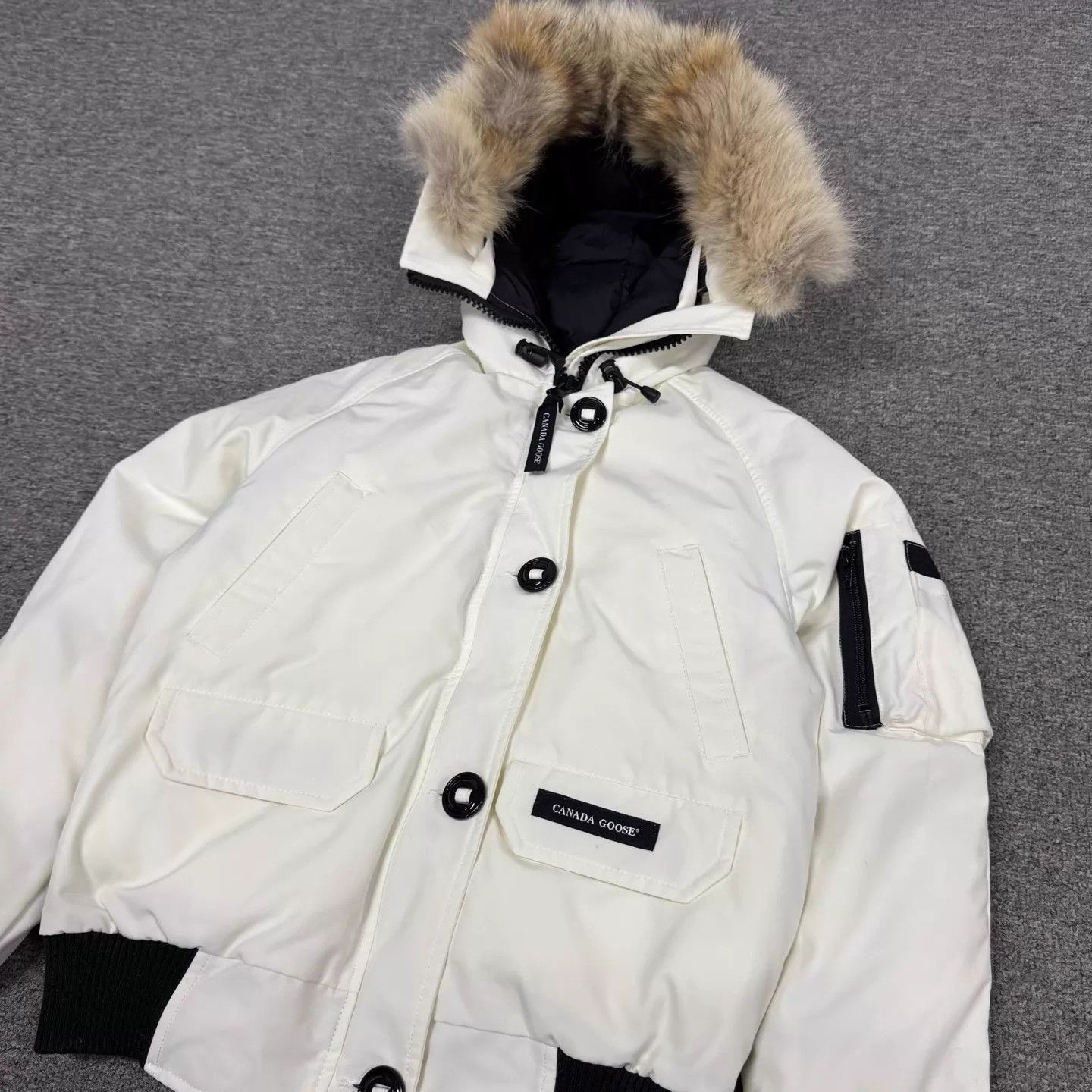 Canada Goose Canada Goose White Wolf Fur Collar Pilot Jkt XS 99 New Size US XS / EU 42 / 0 - 4 Thumbnail