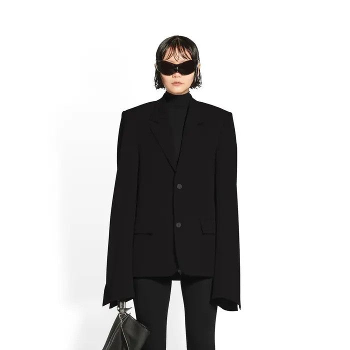 o1srvl11e1225 Fitted Jacket in Black
