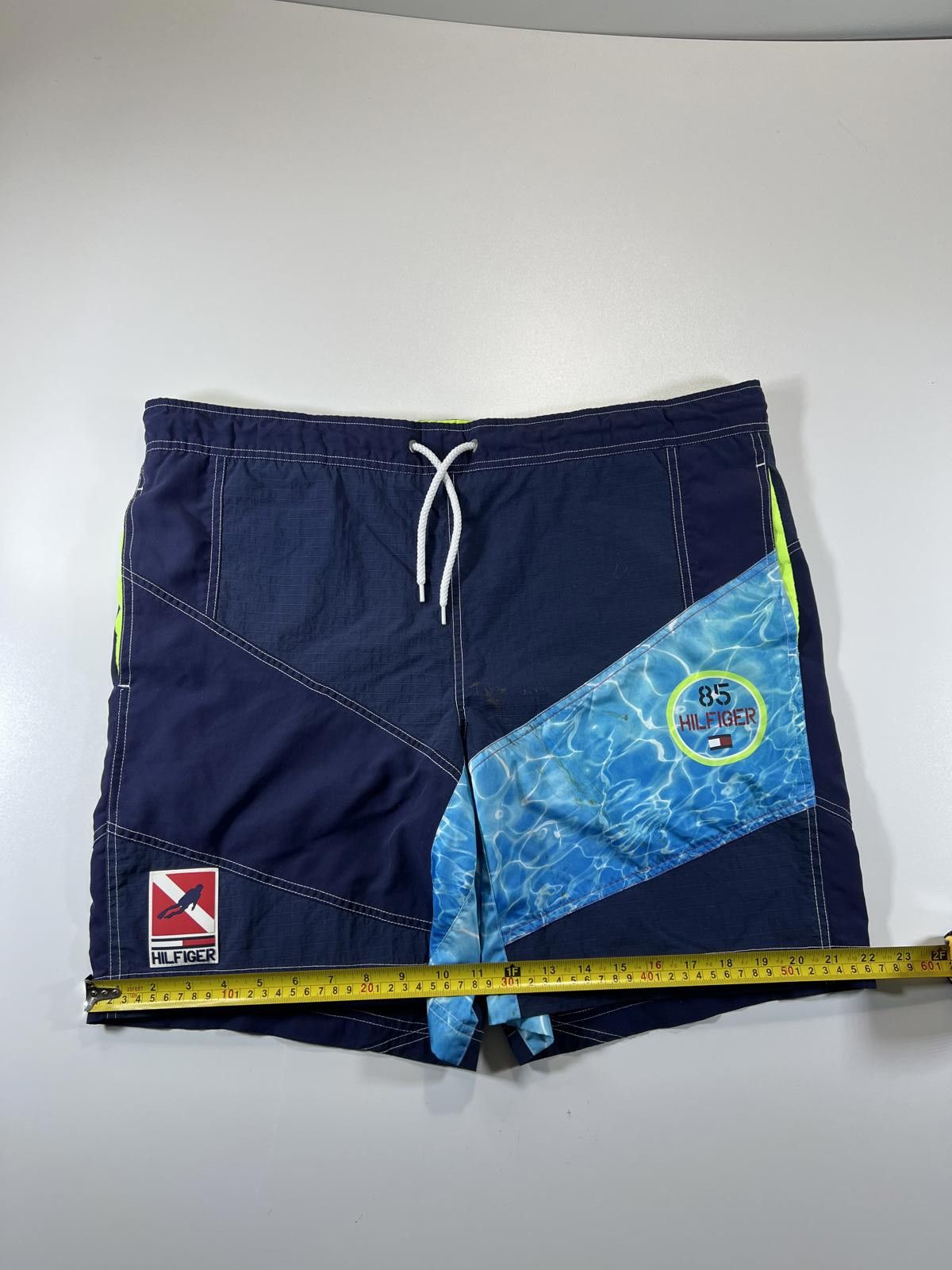 Tommy Hilfiger Tommy Hilfiger Men's Swim Shorts with Water Print Accent Size US 32 / EU 48 - 7 Thumbnail