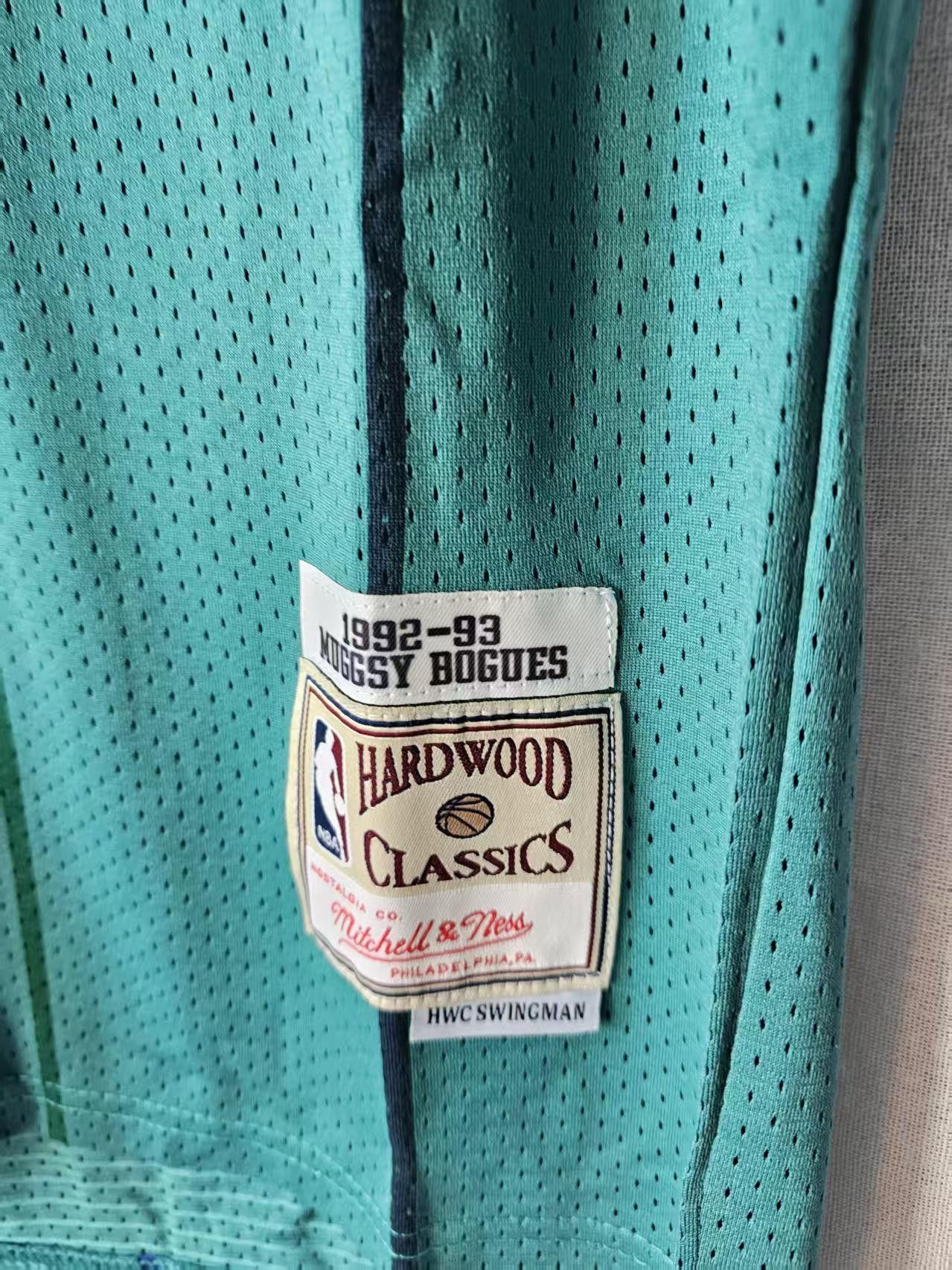 NBA Charlotte Hornets Muggsy Bogues Jersey Stitched Green Size US M / EU 48-50 / 2 - 3 Thumbnail