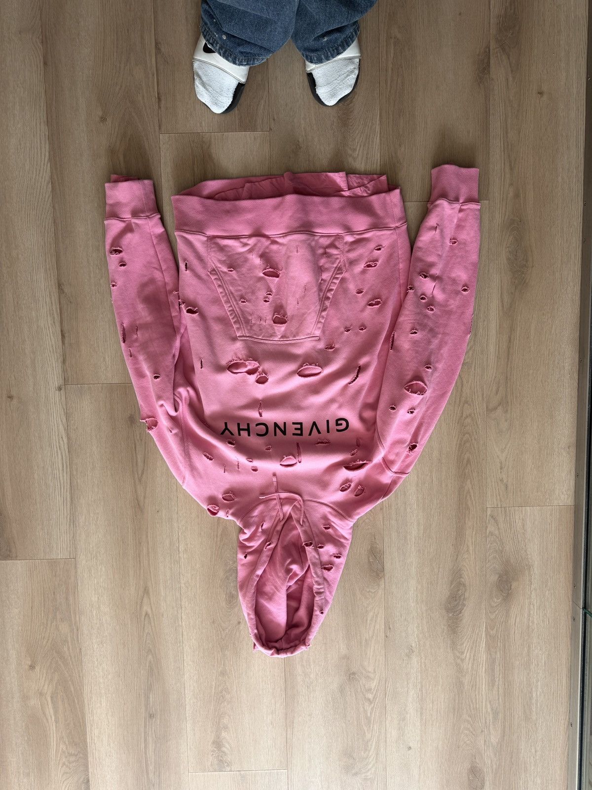 Givenchy Givenchy Pink Distressed Logo Hoodie Size L Size US L / EU 52-54 / 3 - 1 Thumbnail