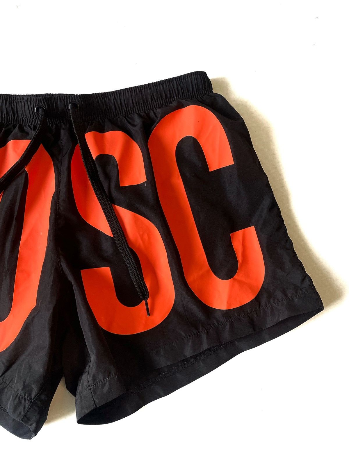 Moschino Moschino Big Logo Black Men Swimming Polyester Shorts Size M Size US 31 - 2 Thumbnail