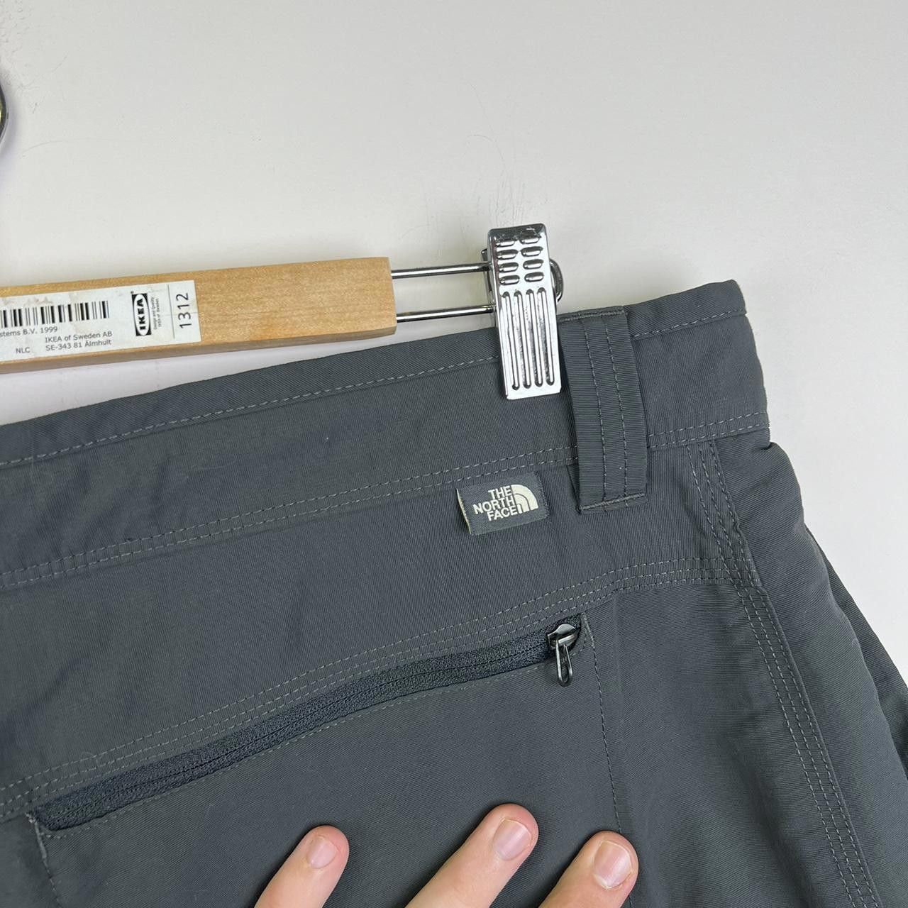 The North Face The North Face Men's Cargo Shorts - Versatile Outdoor Wear Size US 36 / EU 52 - 5 Thumbnail