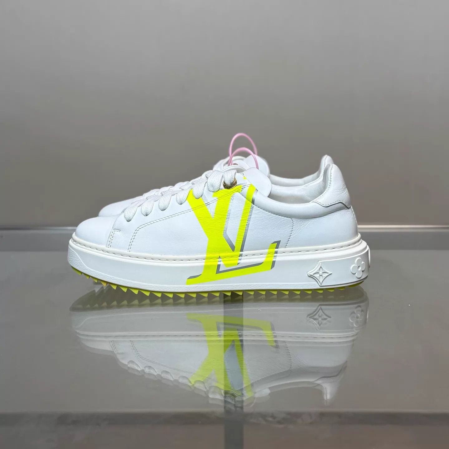 Louis Vuitton LV Time Out White Green Monogram Sneaker 36.5 98 Size US 6 / IT 36 - 2 Thumbnail
