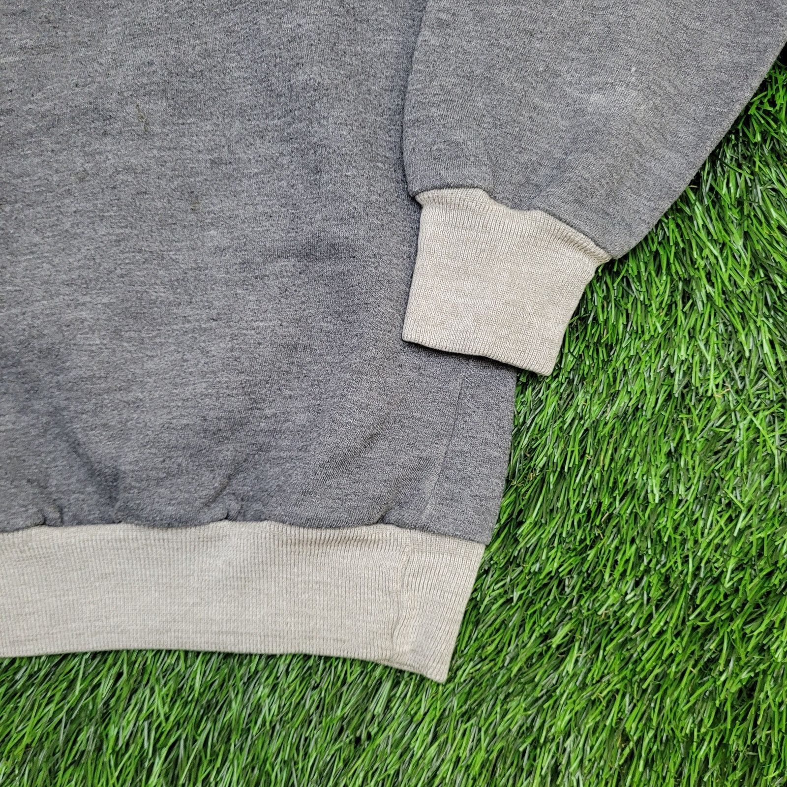 Wilson Vintage 90s Wilson Sweatshirt Womens Medium 20x23 Gray Size M / US 6-8 / IT 42-44 - 13 Thumbnail