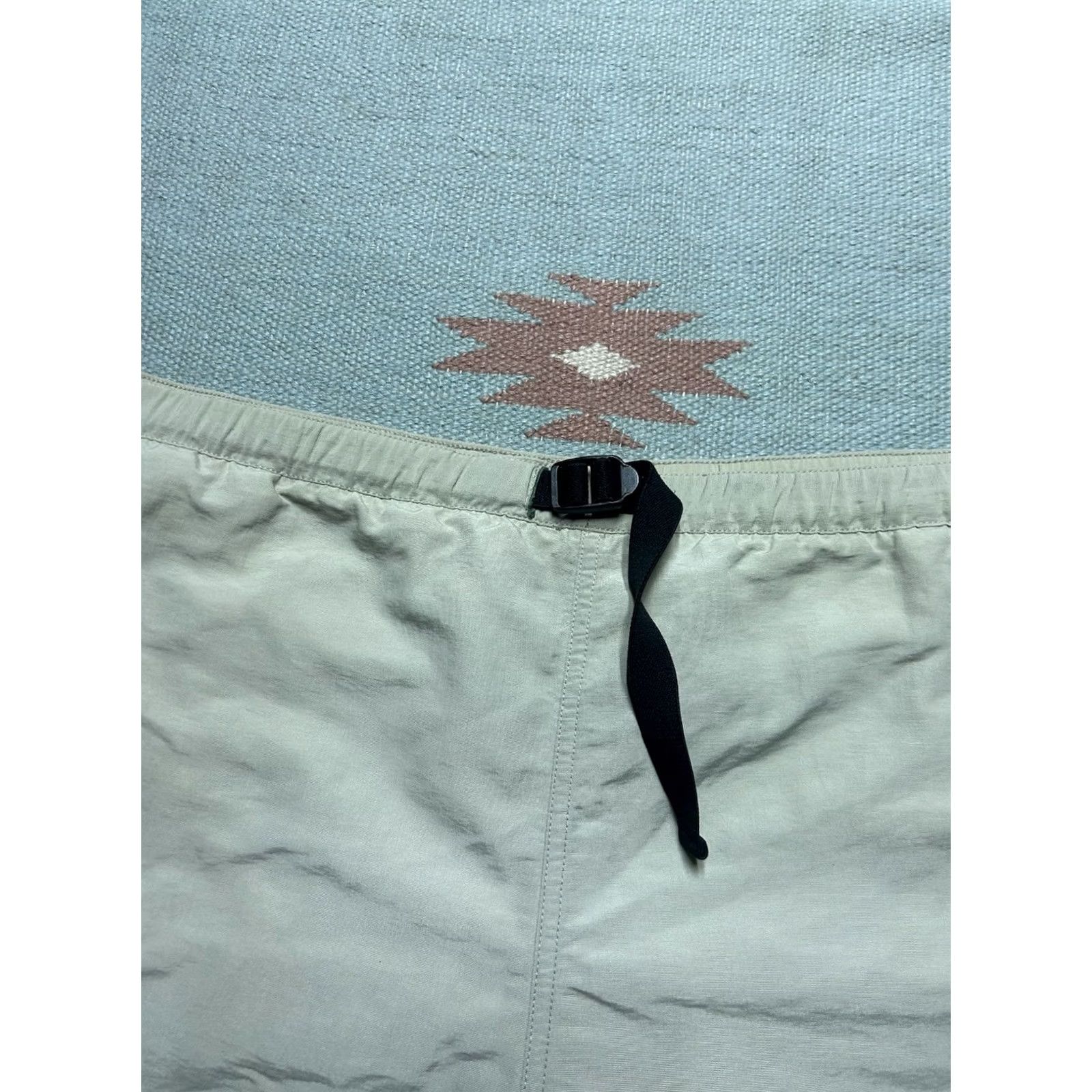 Vintage Columbia Men’s Cargo Belted Nylon Shorts Outdoor Hiking XL Beige 42W 18” Outseam 6.5” Inseam Men’s Clothing Size US 36 / EU 52 - 4 Thumbnail