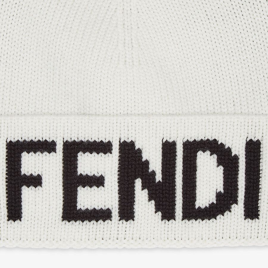 Fendi o1s1wg111025 Size: OS / Hat / Cap in White Size ONE SIZE - 2 Thumbnail