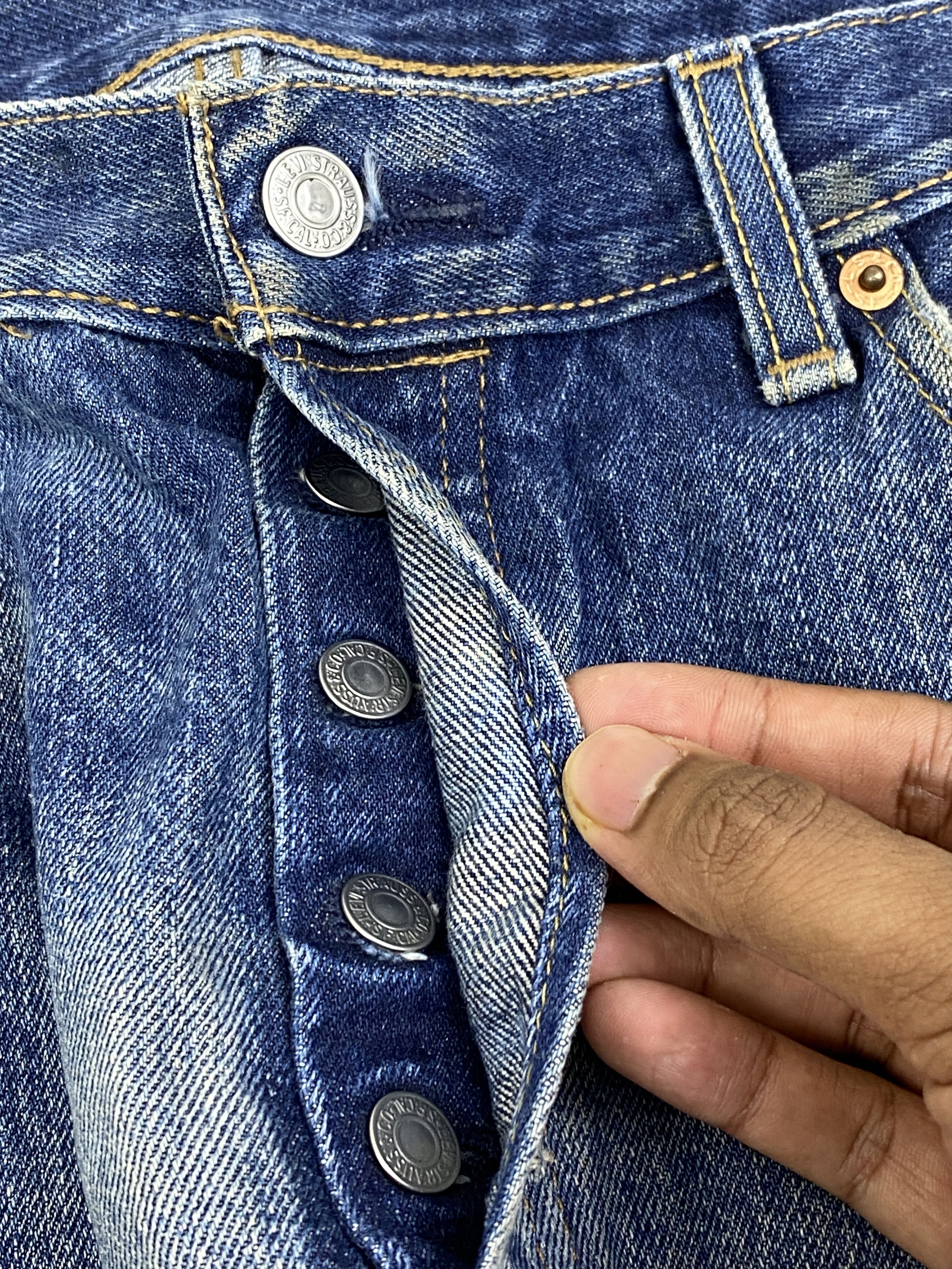Levi's Vintage Levis 501 Faded Blue Jeans DP2810 Size US 35 - 15 Thumbnail