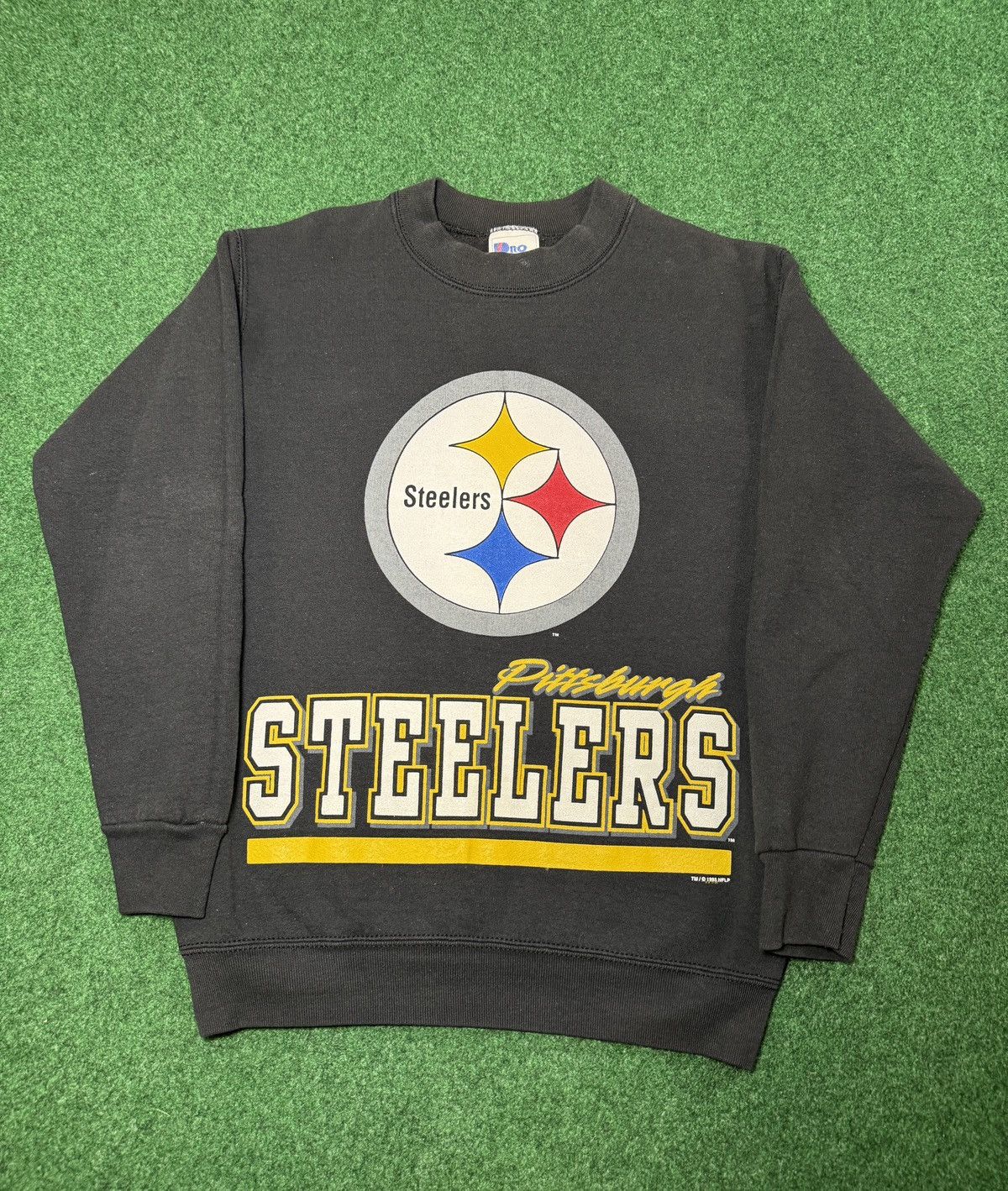 Vintage 90s Pittsburgh Steelers Retro Football Sweatshirt