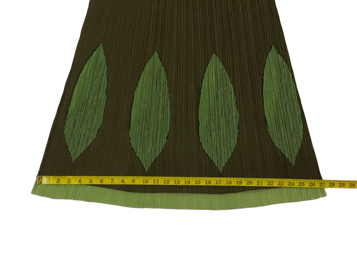Issey Miyake Pleats Please Issey Miyake Pleated Leaves Motif Long Skirt Size 28" / US 6 / IT 42 - 9 Thumbnail