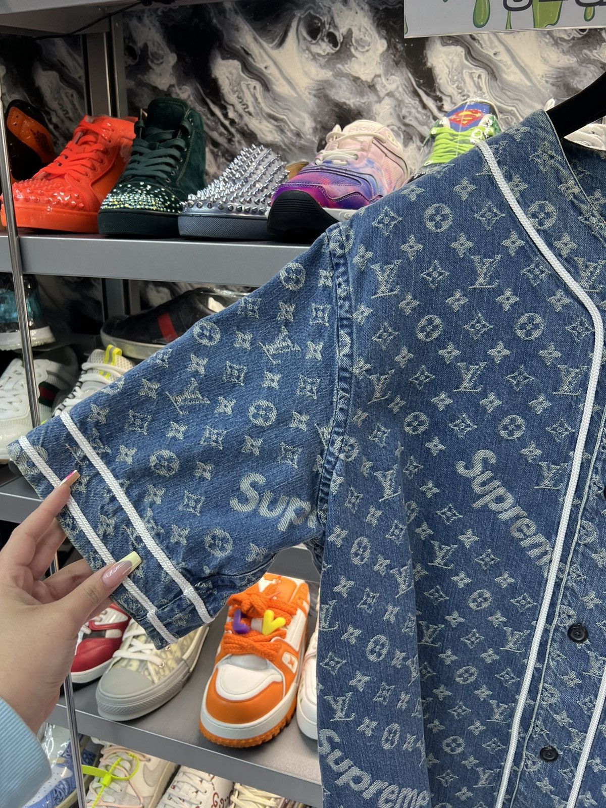 Louis Vuitton Louis Vuitton x Supreme Jacquard Denim Baseball Jersey Size US XL / EU 56 / 4 - 3 Thumbnail