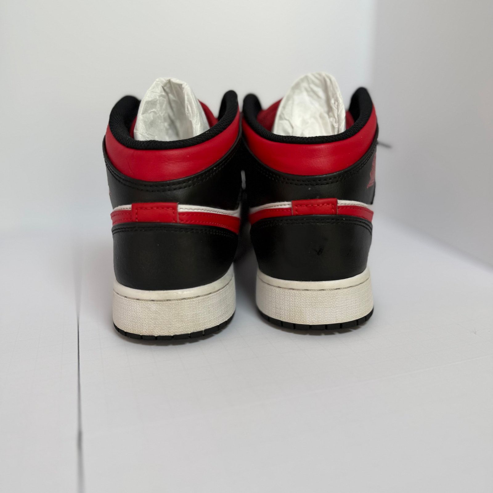 Jordan Brand The Air Jordan 1 Mid 'Black Fire Red' (554725-079) Size US 7 / EU 40 - 5 Thumbnail