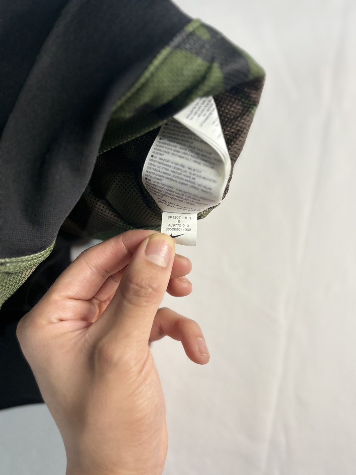 Nike SB Nike SB Black Bomber Jacket | $60 Size S / US 4 / IT 40 - 7 Thumbnail