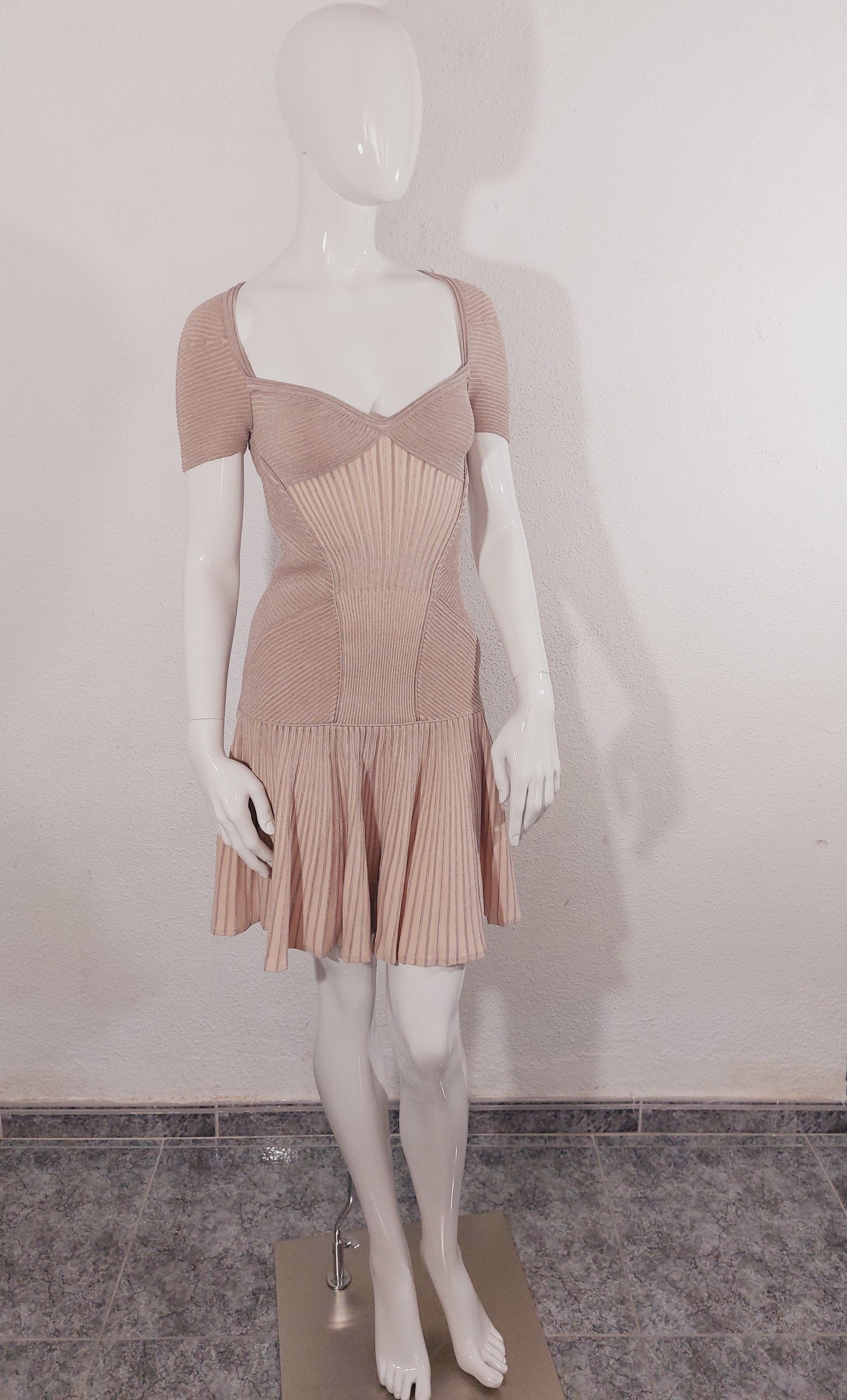 Alexander McQueen Alexander McQueen Corset Pink Pearl Metallic Mini Dress Size S / US 4 / IT 40 - 5 Thumbnail