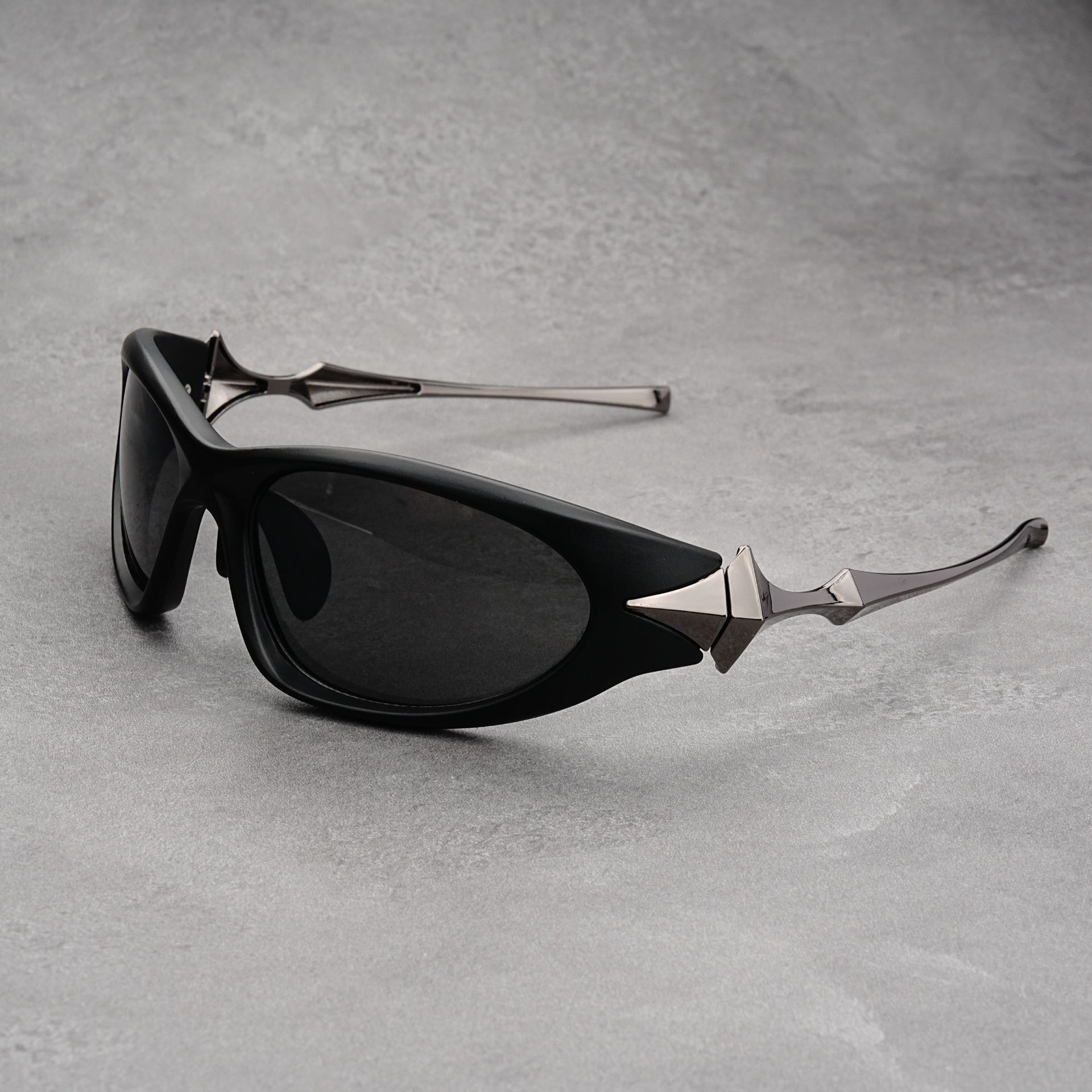 VIBE New Design Street ins style custom avant-garde sunglasses Size ONE SIZE - 1 Thumbnail