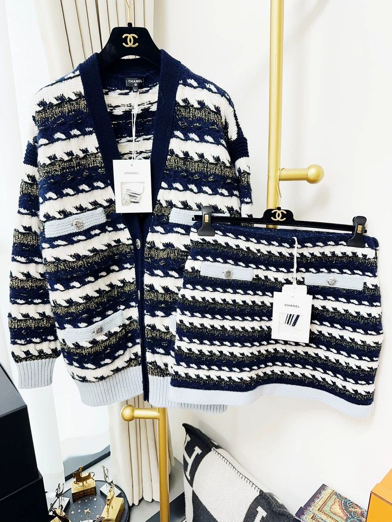 Chanel Chanel 22B Blue Stripe Knit Cardigan - dmc Size US M / EU 48-50 / 2 - 1 Thumbnail