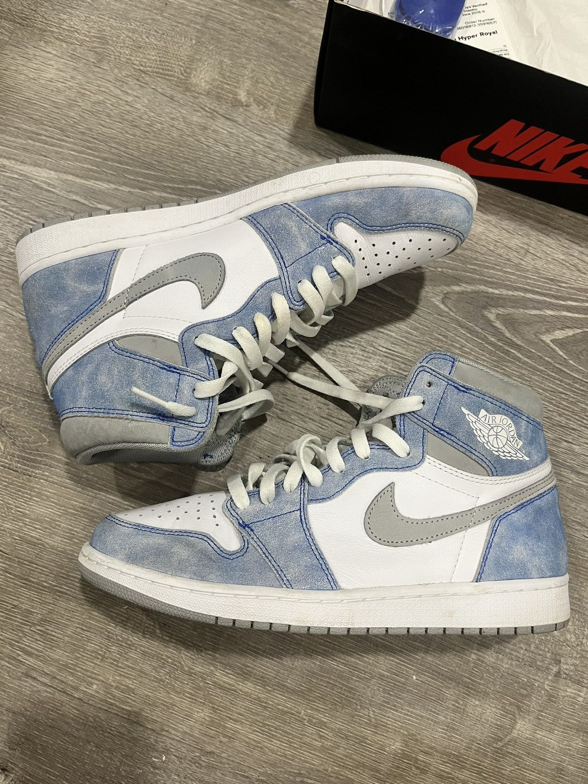 Jordan Brand Jordan 1 Hyper Royal Size US 10 / EU 43 - 1 Thumbnail
