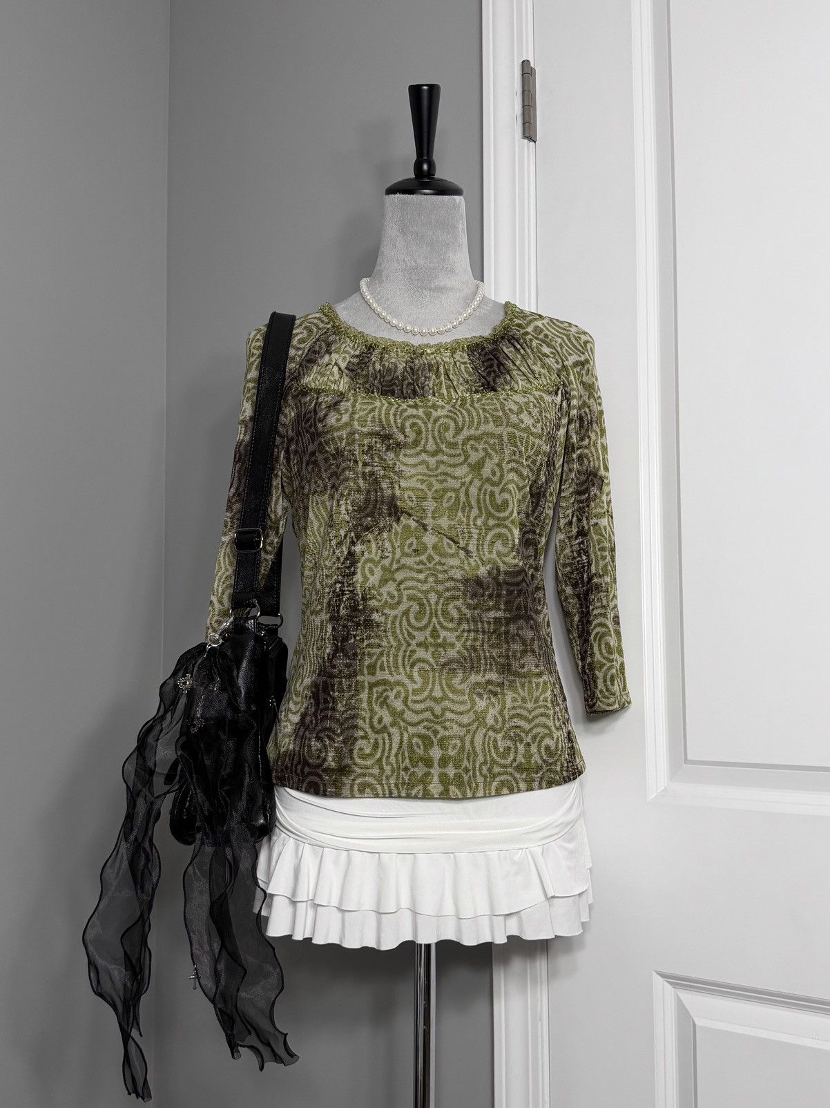 Other Earthy Green & Brown Pattern Beaded Ruffle Neck Mesh Blouse Size M / US 6-8 / IT 42-44 - 7 Thumbnail