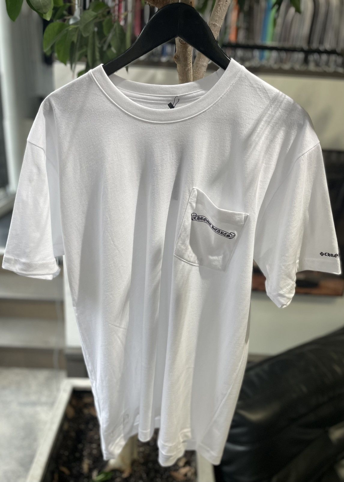 Chrome Hearts Chrome Hearts Scroll Logo Pocket T-shirt Size US L / EU 52-54 / 3 - 1 Thumbnail