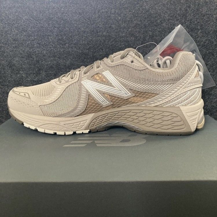 New Balance NEW - New Balance 860v2 Mars - Men's size 7.5 / Women's sz 9 Size US 7.5 / EU 40-41 - 11 Thumbnail